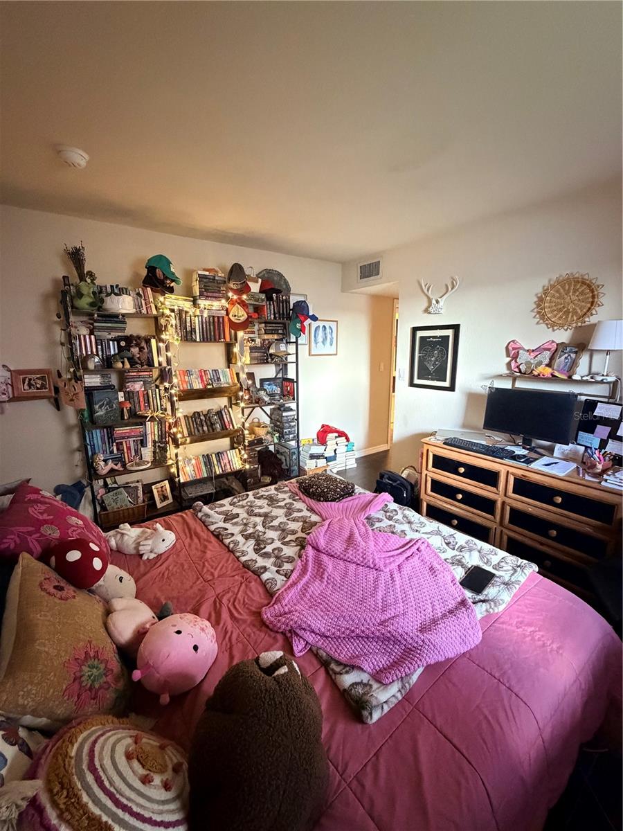 Image 21 of 27 For 720 Village Drive N 103