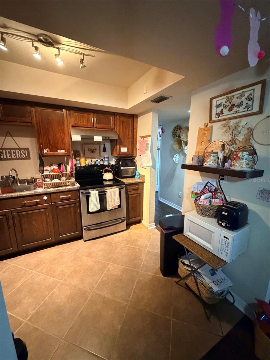 Image 9 of 27 For 720 Village Drive N 103