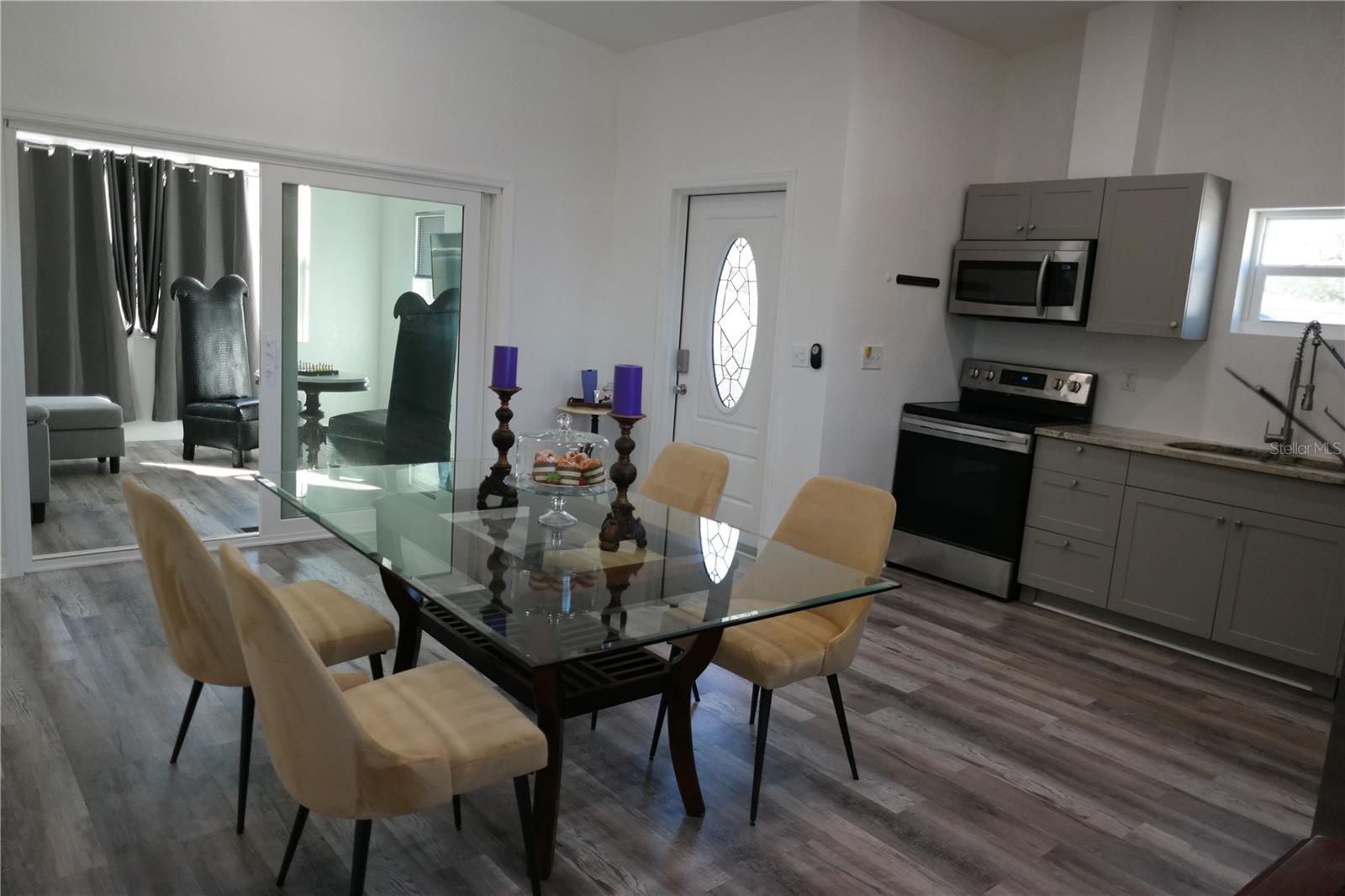 Image 7 of 16 For 1025 7th Street 1-2