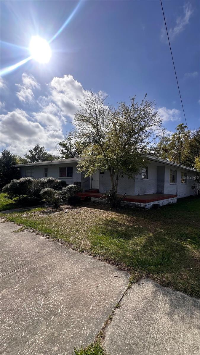 Listing photo id 0 for 2605 17th Avenue