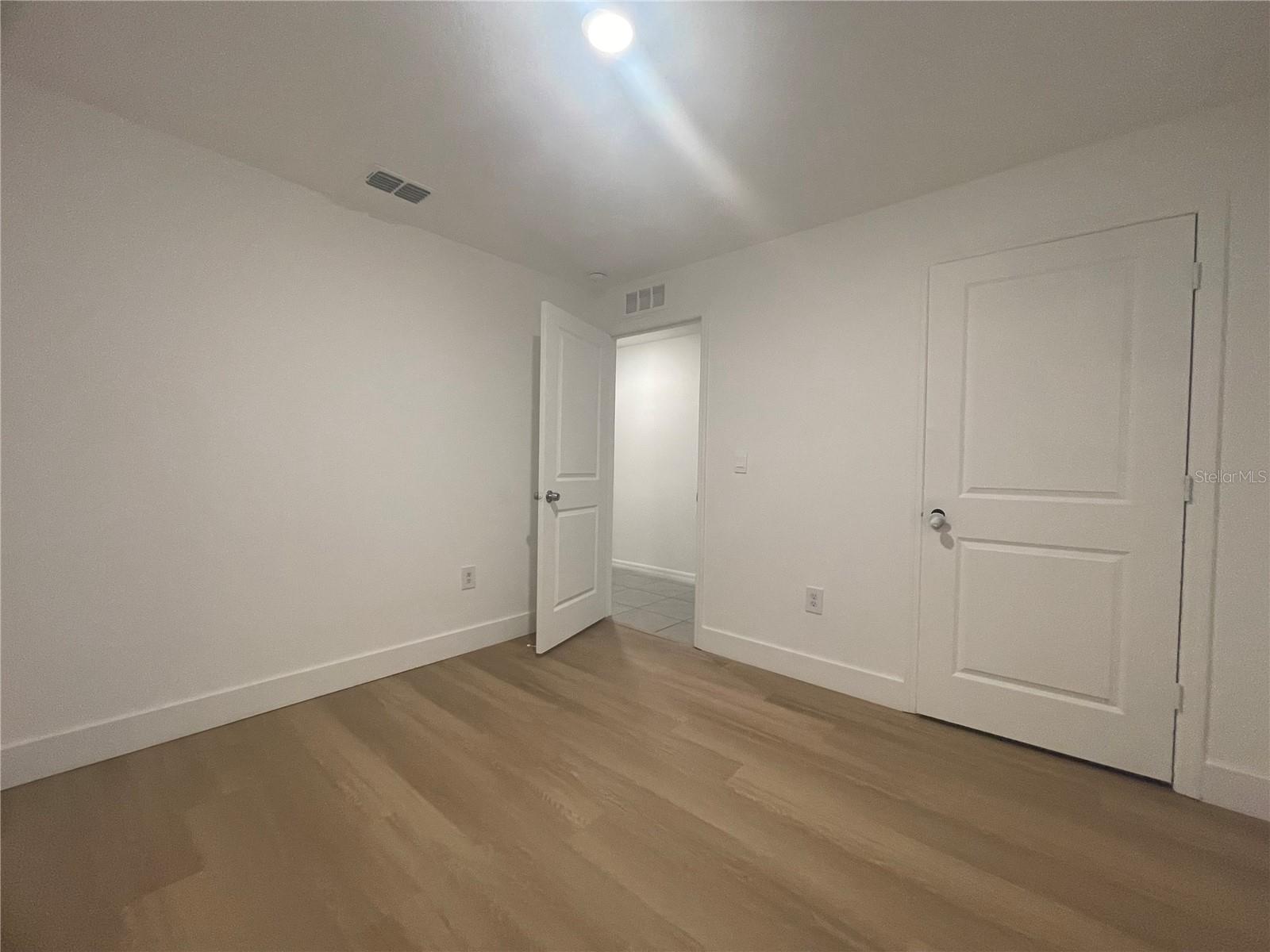 Image 18 of 33 For 590 Sunlit Coral Street