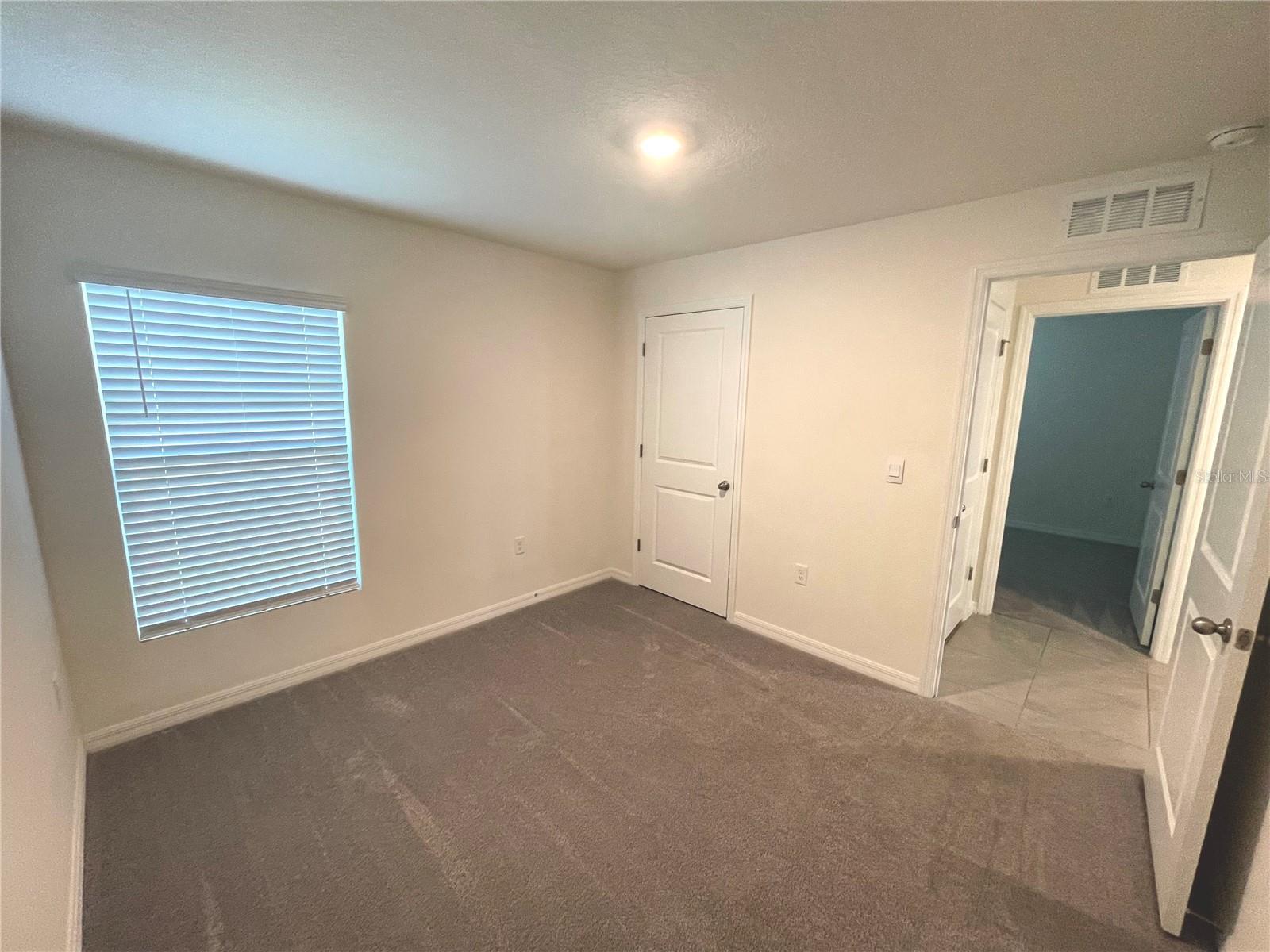 Image 25 of 33 For 590 Sunlit Coral Street