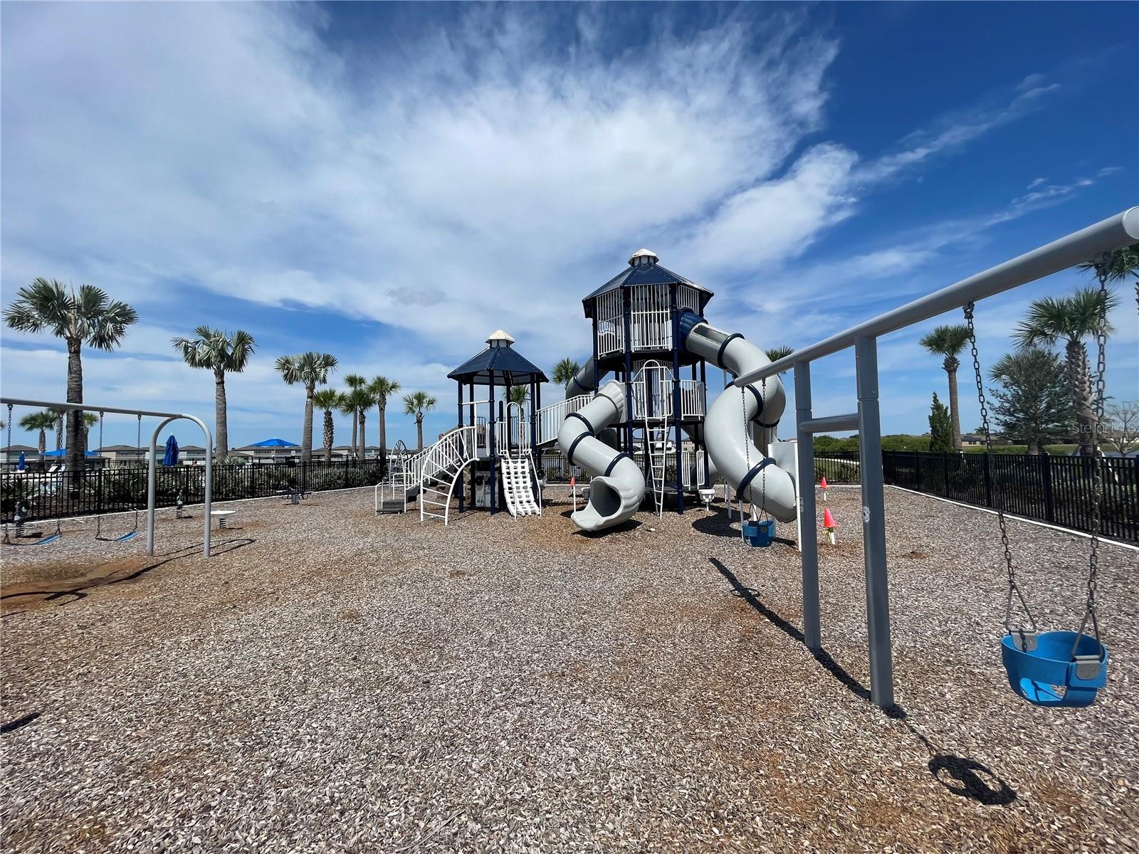 Image 30 of 33 For 590 Sunlit Coral Street