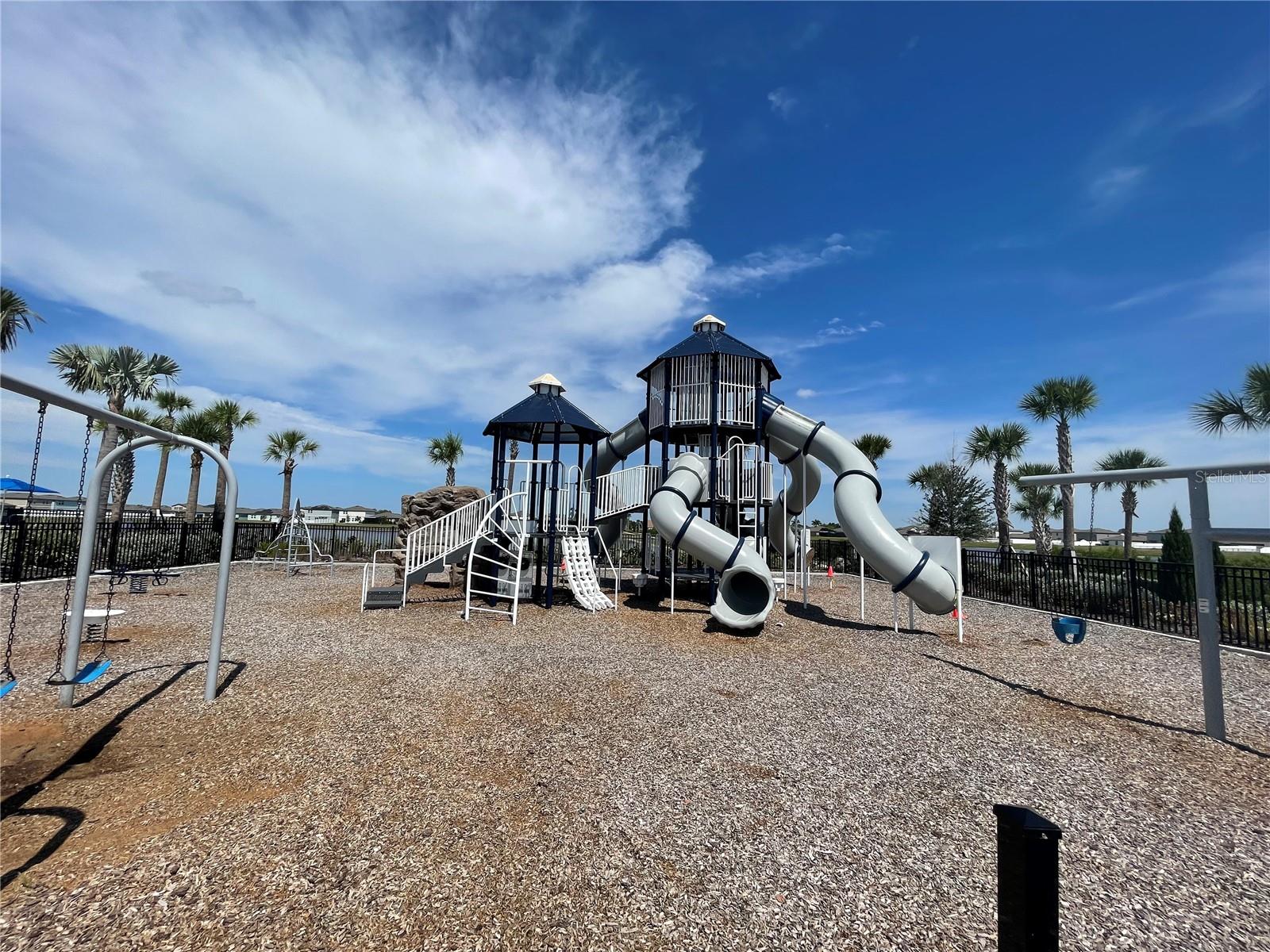 Image 31 of 33 For 590 Sunlit Coral Street