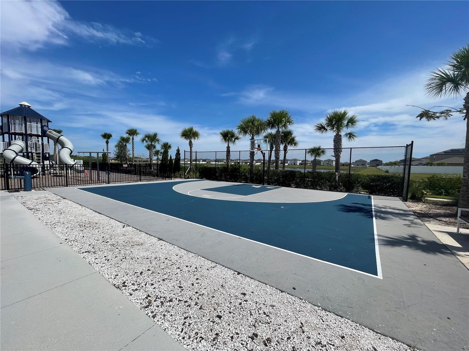 Image 32 of 33 For 590 Sunlit Coral Street