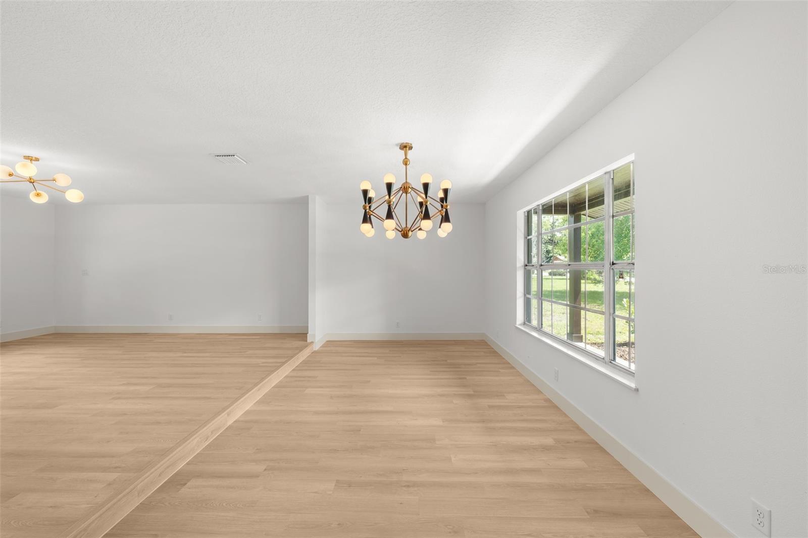 Image 12 of 55 For 903 Lanewood Drive