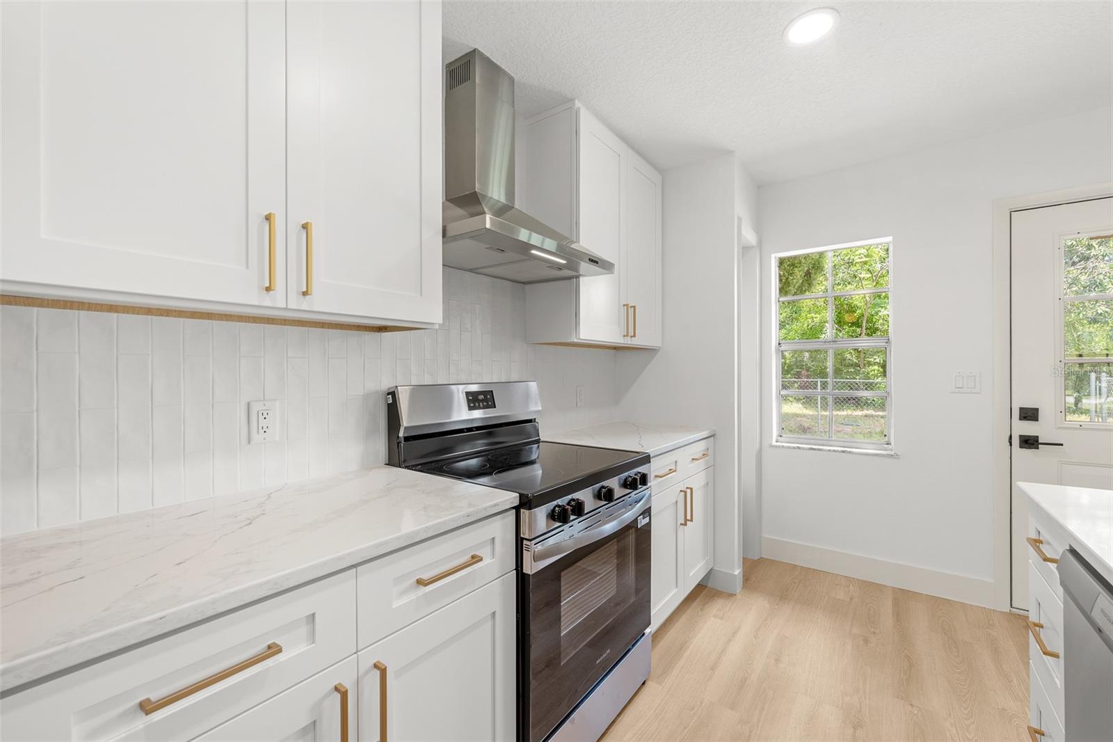 Image 24 of 55 For 903 Lanewood Drive