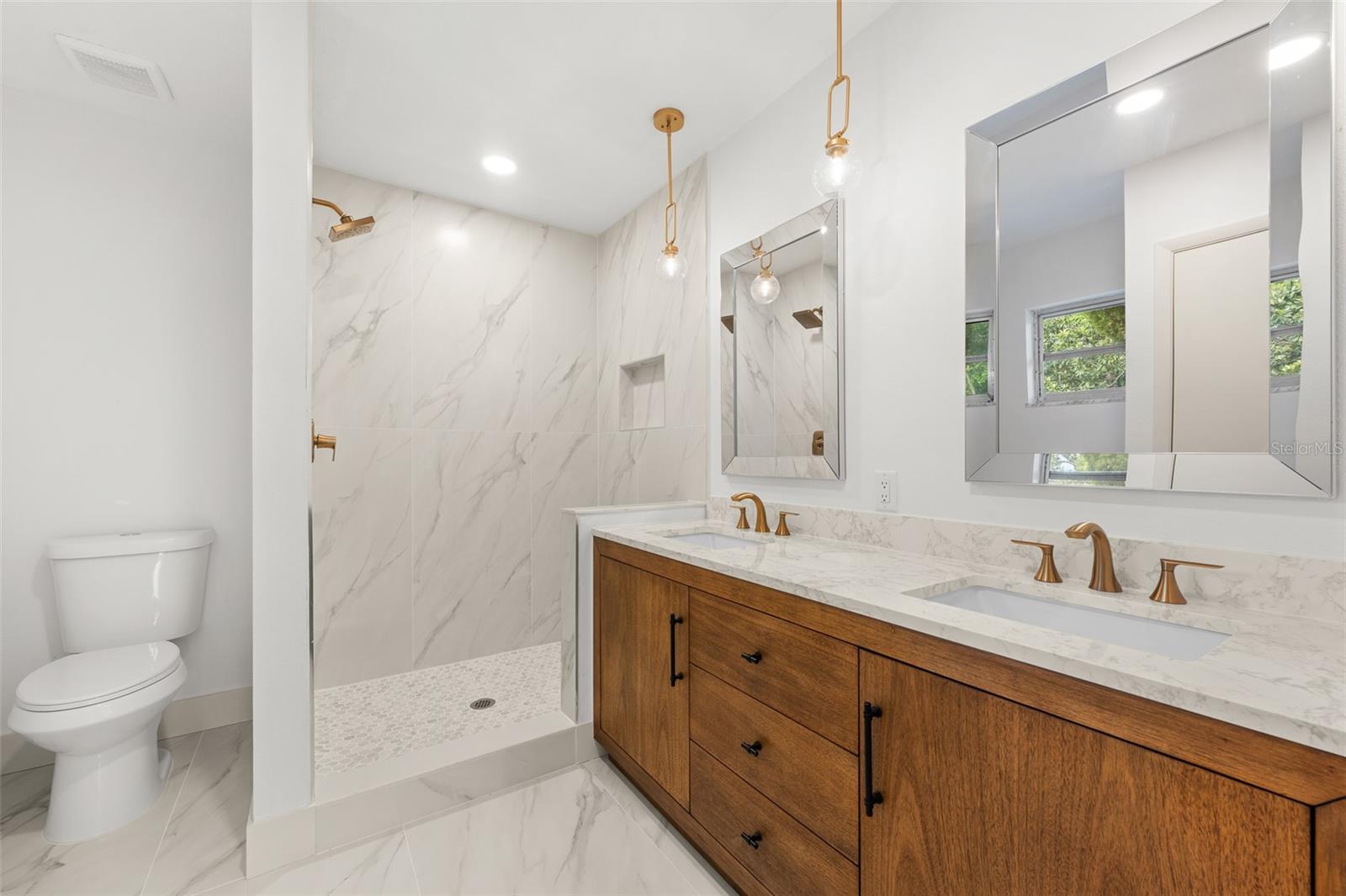 Image 30 of 55 For 903 Lanewood Drive