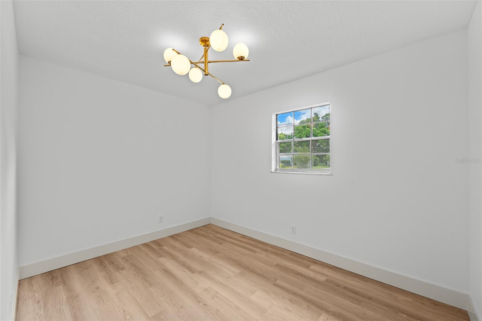 Image 33 of 55 For 903 Lanewood Drive