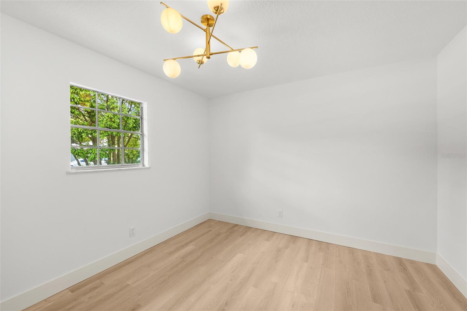 Image 37 of 55 For 903 Lanewood Drive