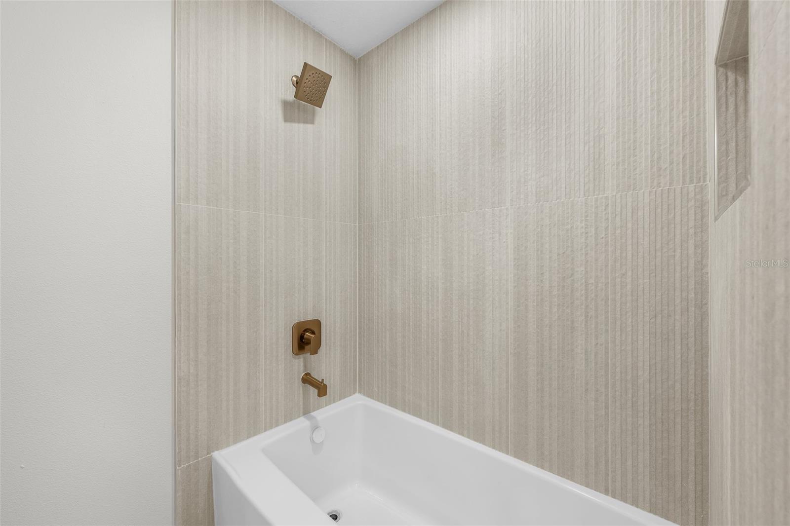 Image 40 of 55 For 903 Lanewood Drive