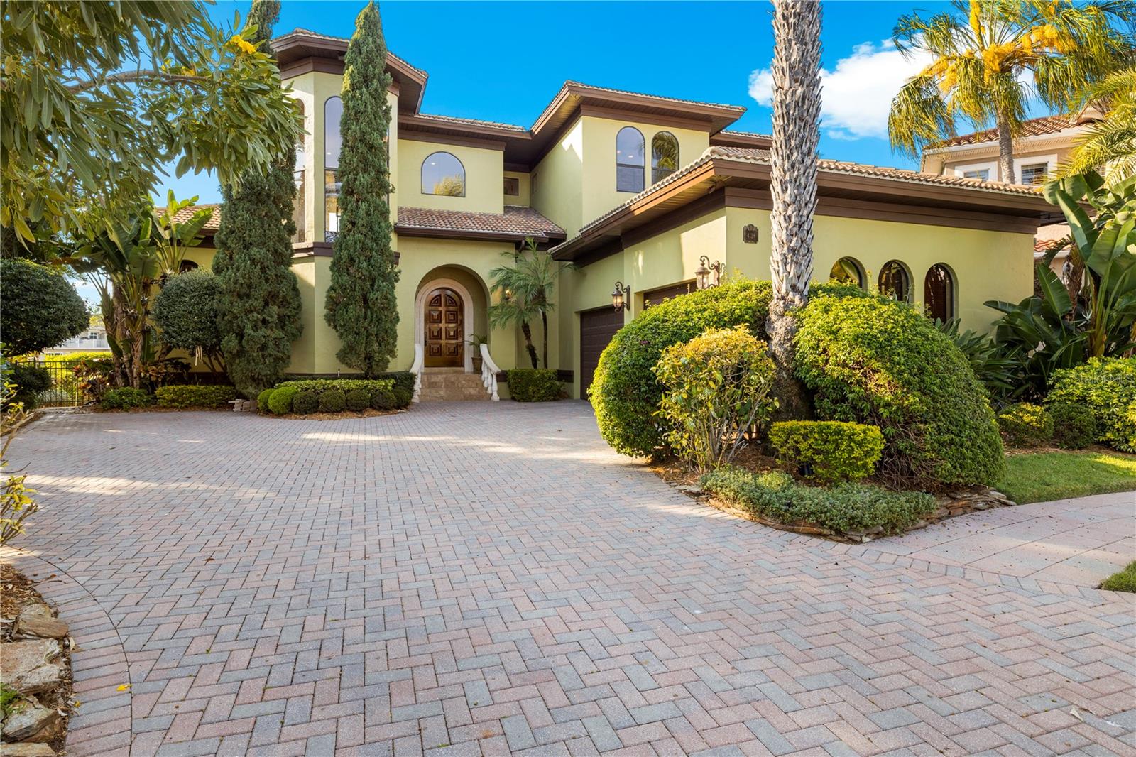 Image 2 of 100 For 4128 Causeway Vista Drive