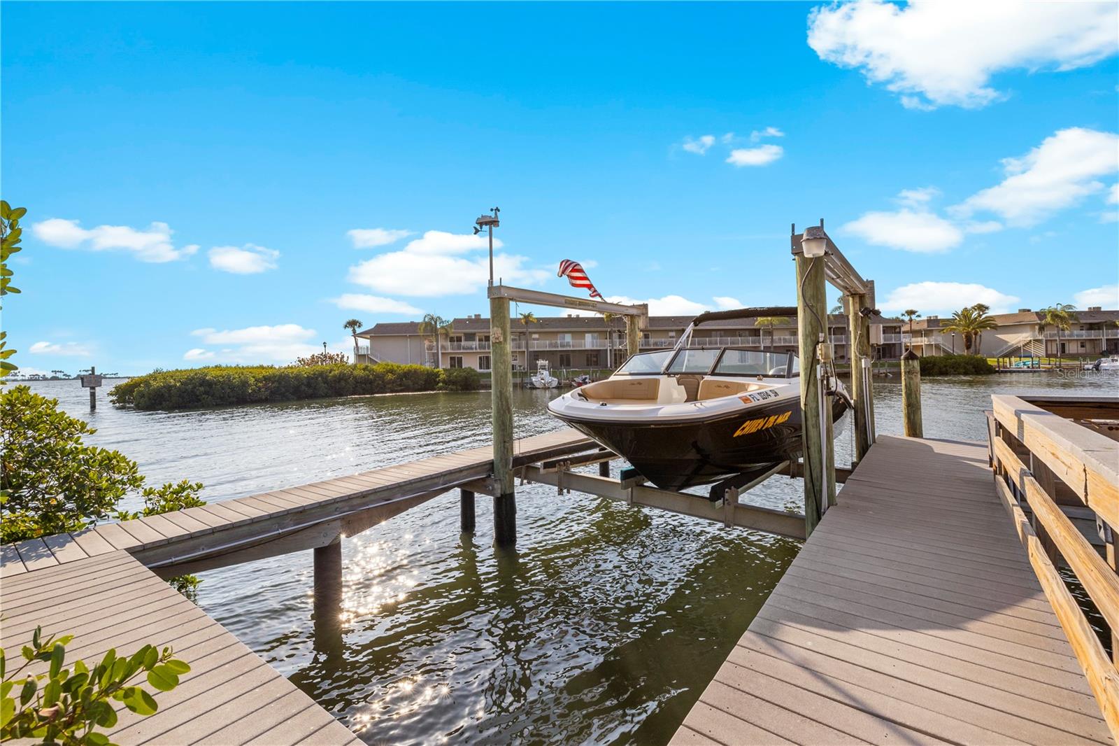 Image 4 of 100 For 4128 Causeway Vista Drive