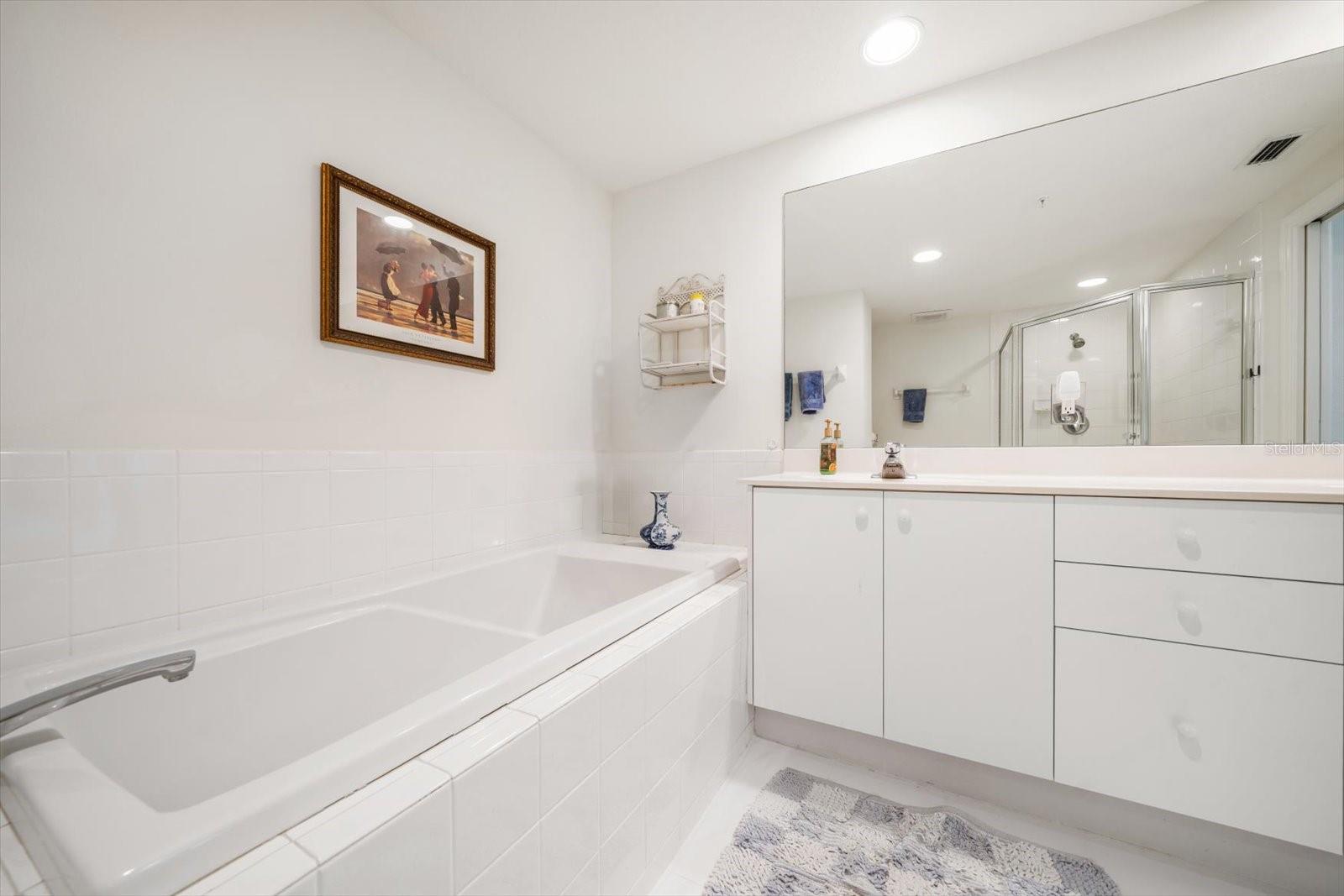 Image 18 of 31 For 1170 Gulf Boulevard 1203