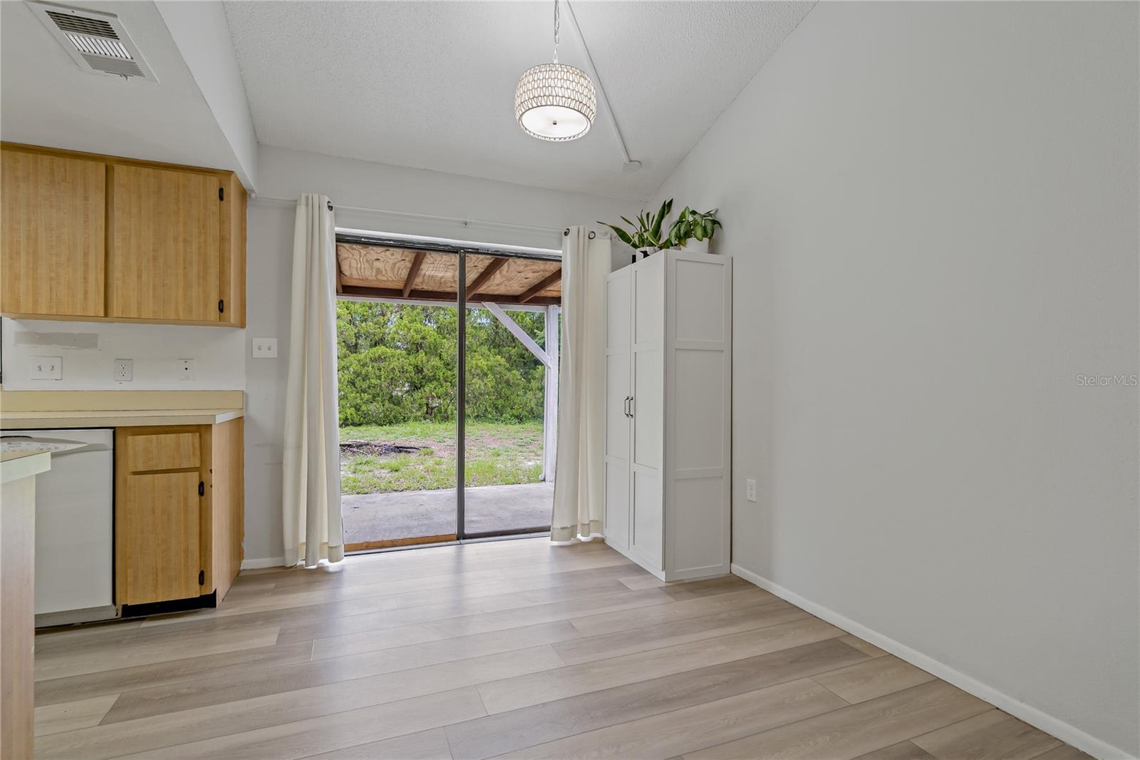 Image 7 of 13 For 1301 Mandarin Drive