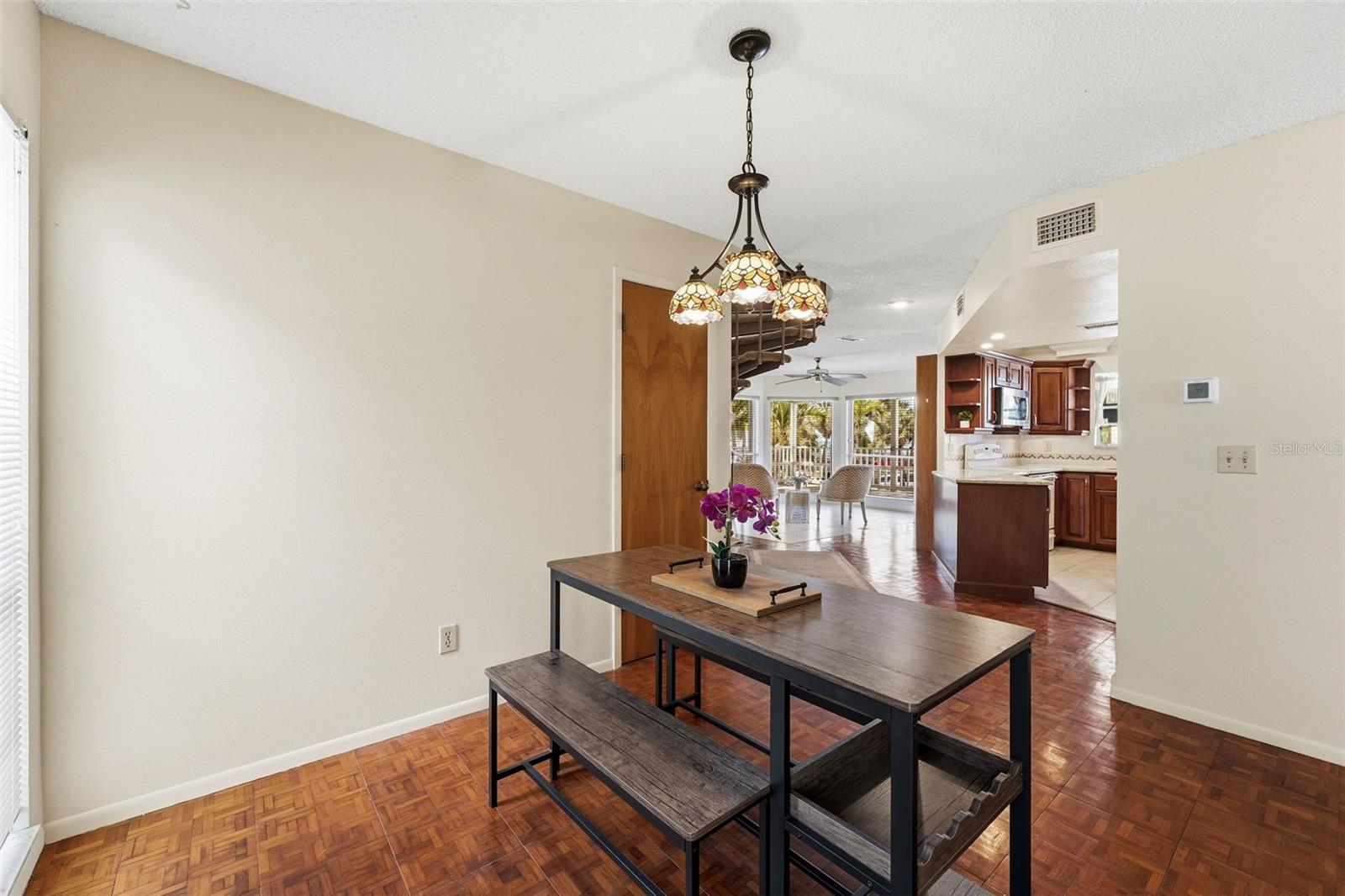 Listing photo id 14 for 12505 Sunshine Lane