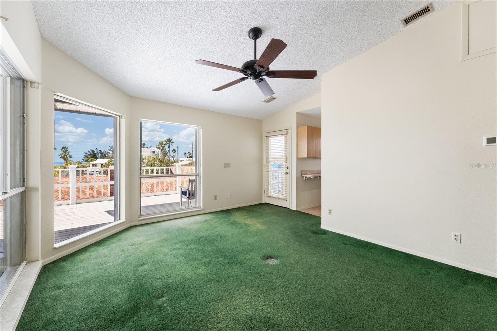 Listing photo id 31 for 12505 Sunshine Lane