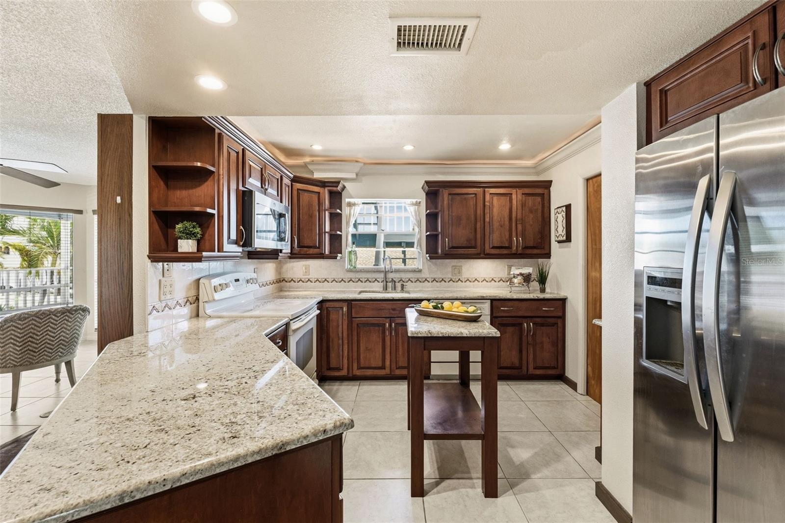 Listing photo id 6 for 12505 Sunshine Lane