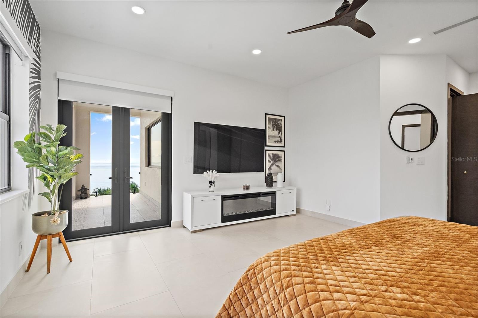 Image 19 of 59 For 585 Dolphin Avenue Se