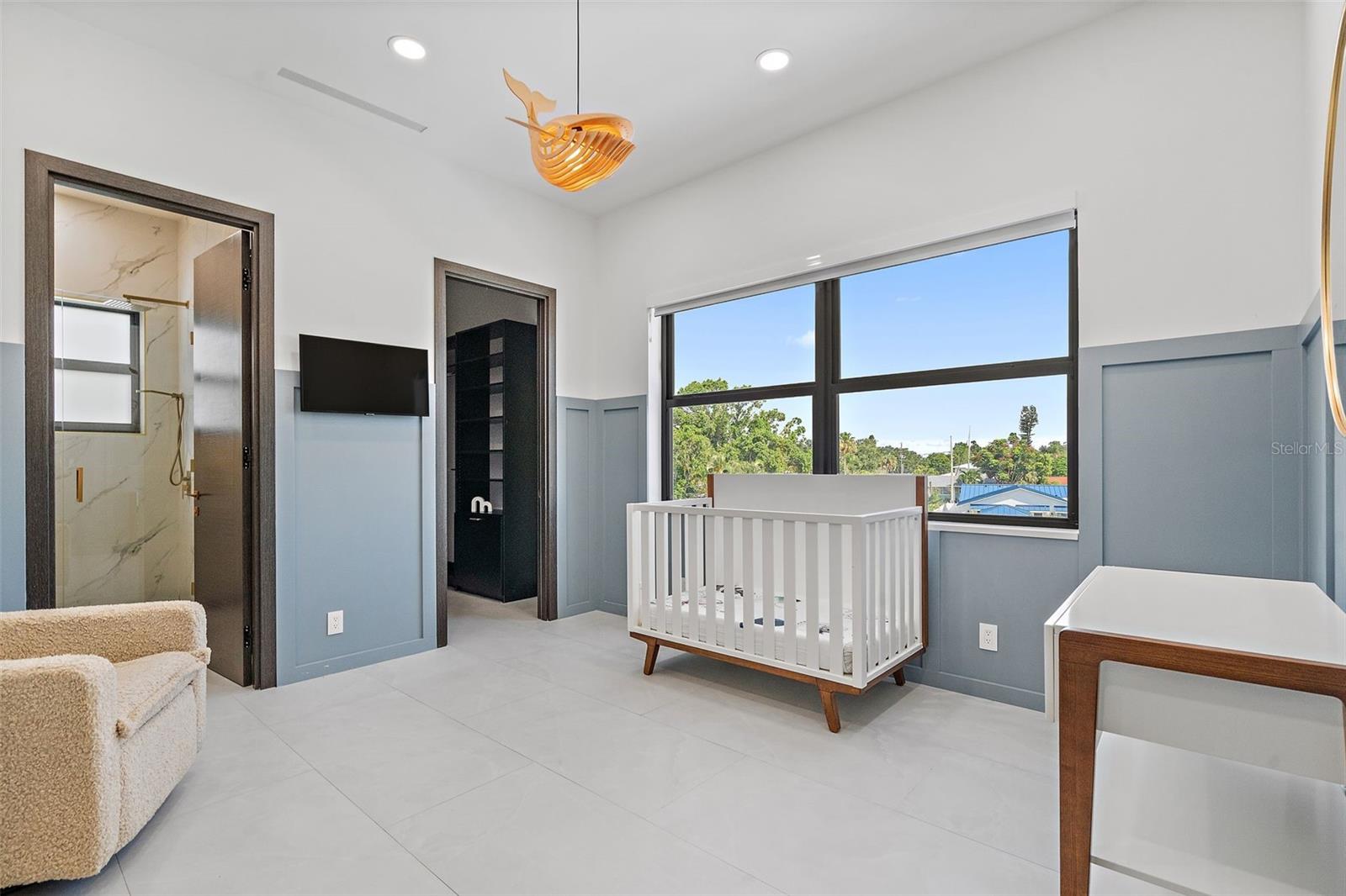 Image 31 of 59 For 585 Dolphin Avenue Se