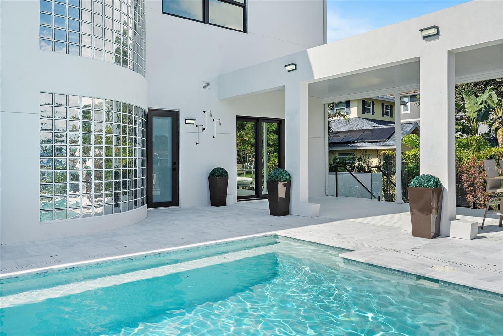 Image 47 of 59 For 585 Dolphin Avenue Se