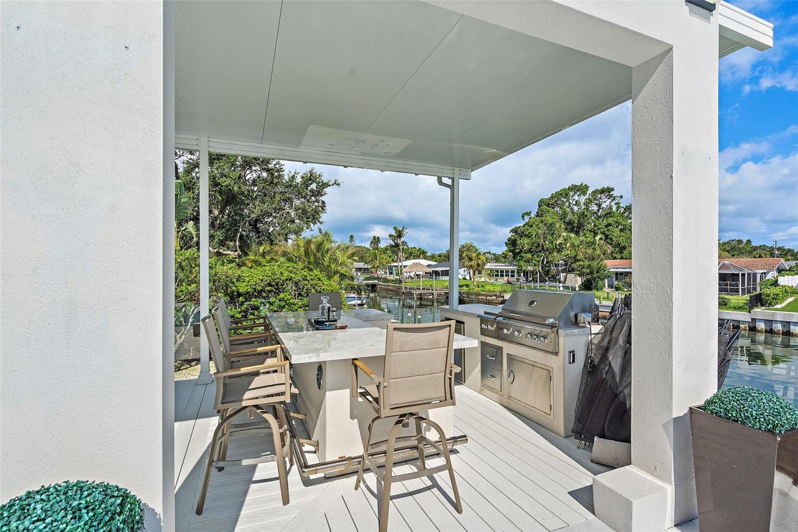 Image 48 of 59 For 585 Dolphin Avenue Se