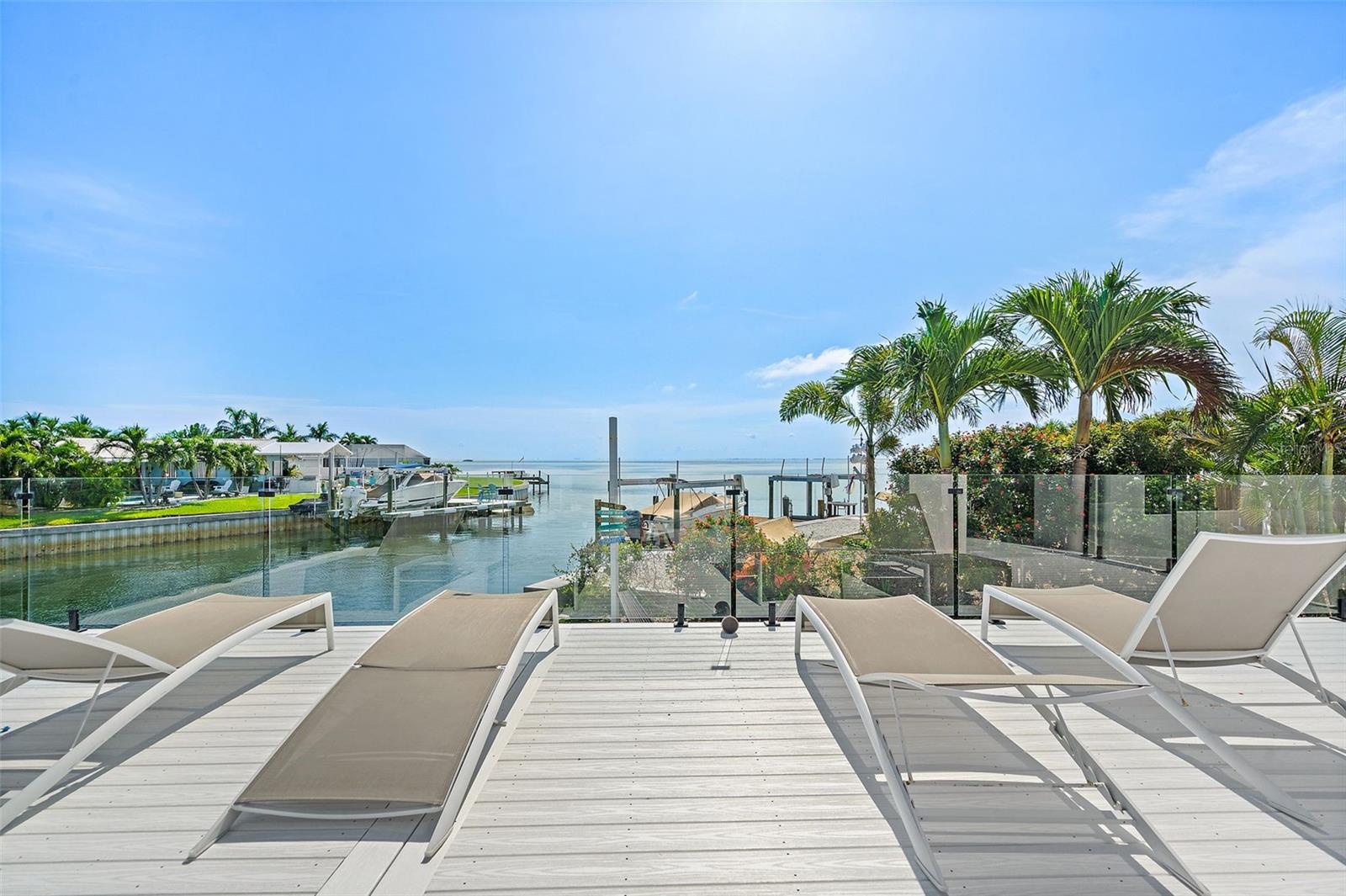 Image 50 of 59 For 585 Dolphin Avenue Se