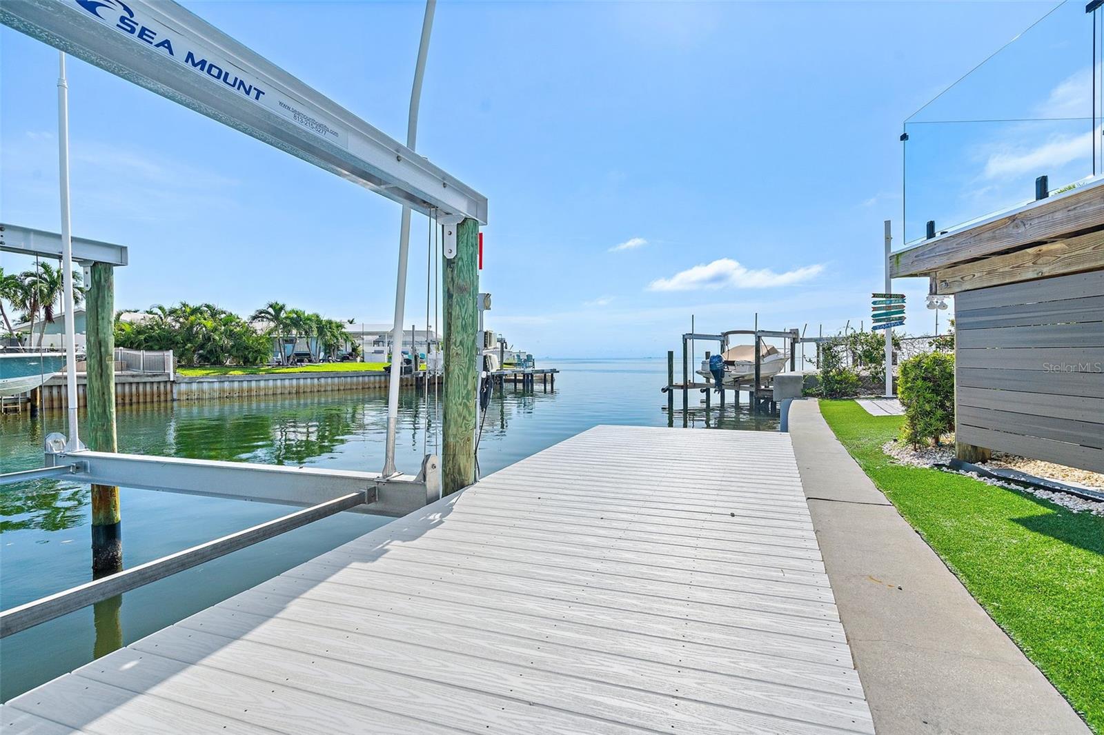 Image 52 of 59 For 585 Dolphin Avenue Se