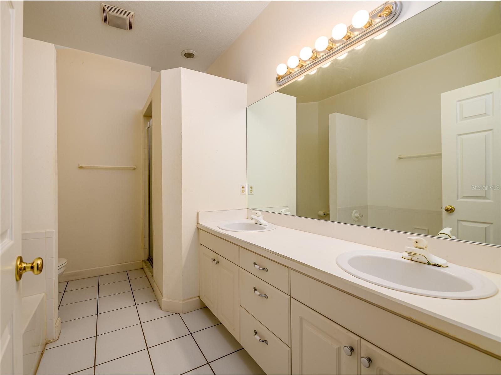 Image 24 of 43 For 204 Lincoln Avenue