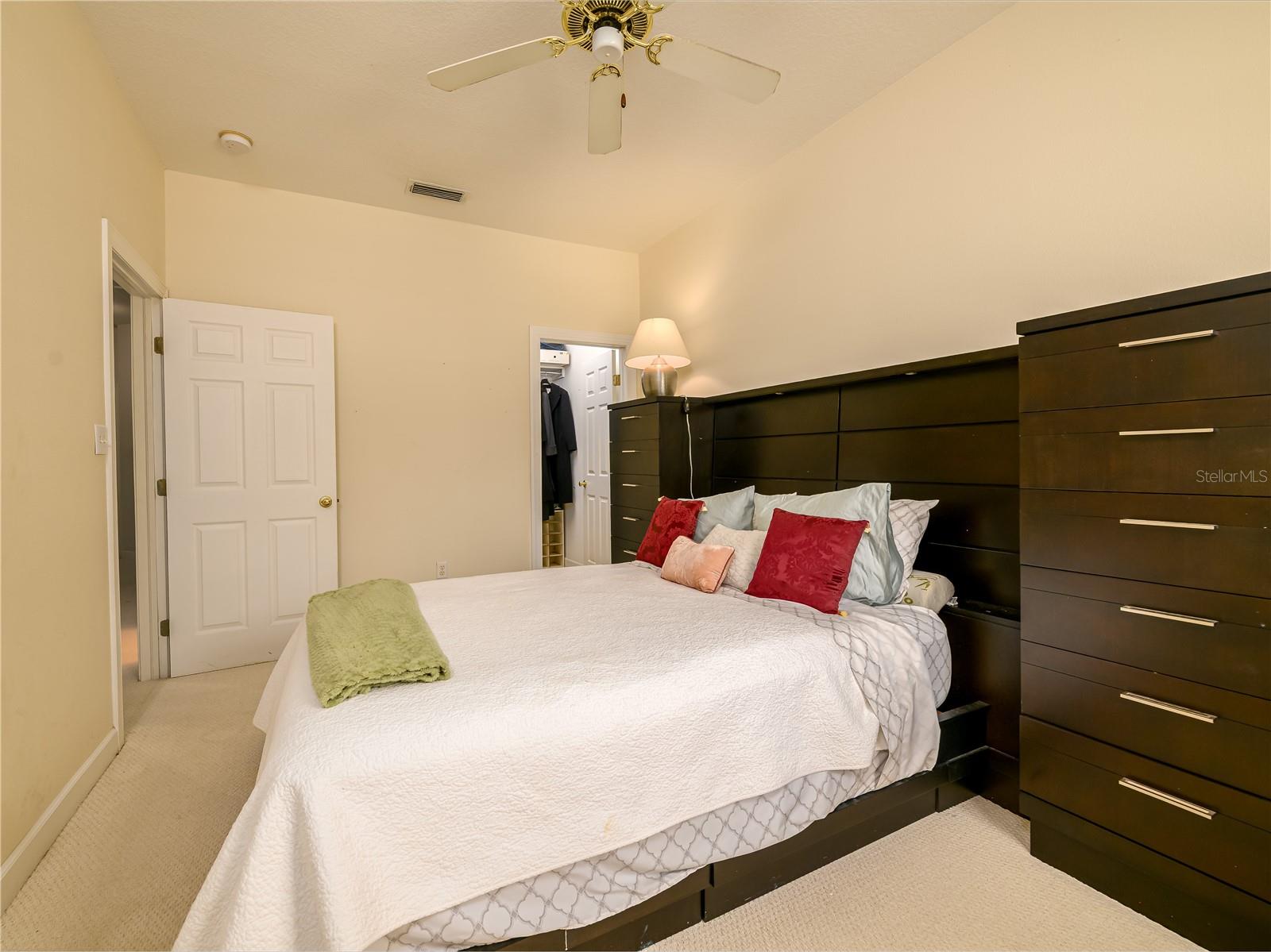 Image 31 of 43 For 204 Lincoln Avenue