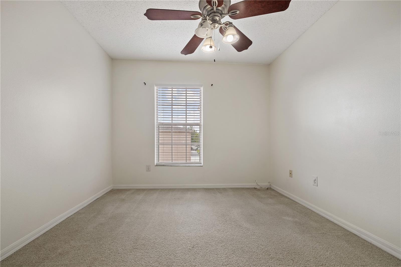 Listing photo id 13 for 8505 Edgewater Place Boulevard