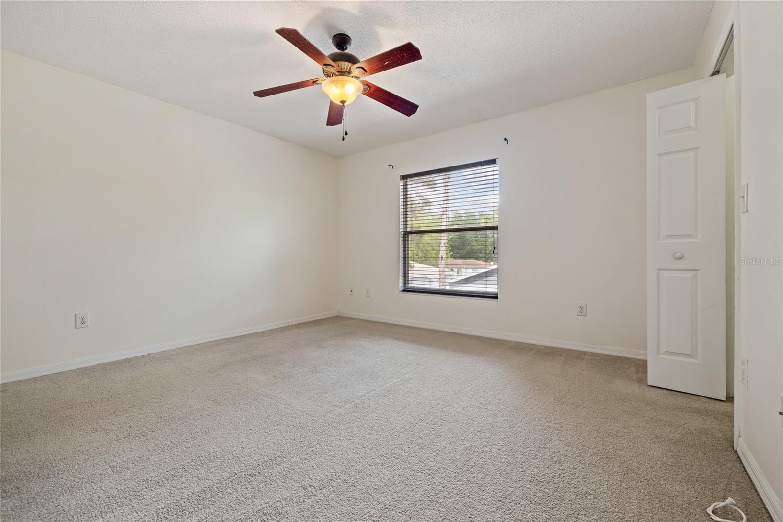 Listing photo id 16 for 8505 Edgewater Place Boulevard