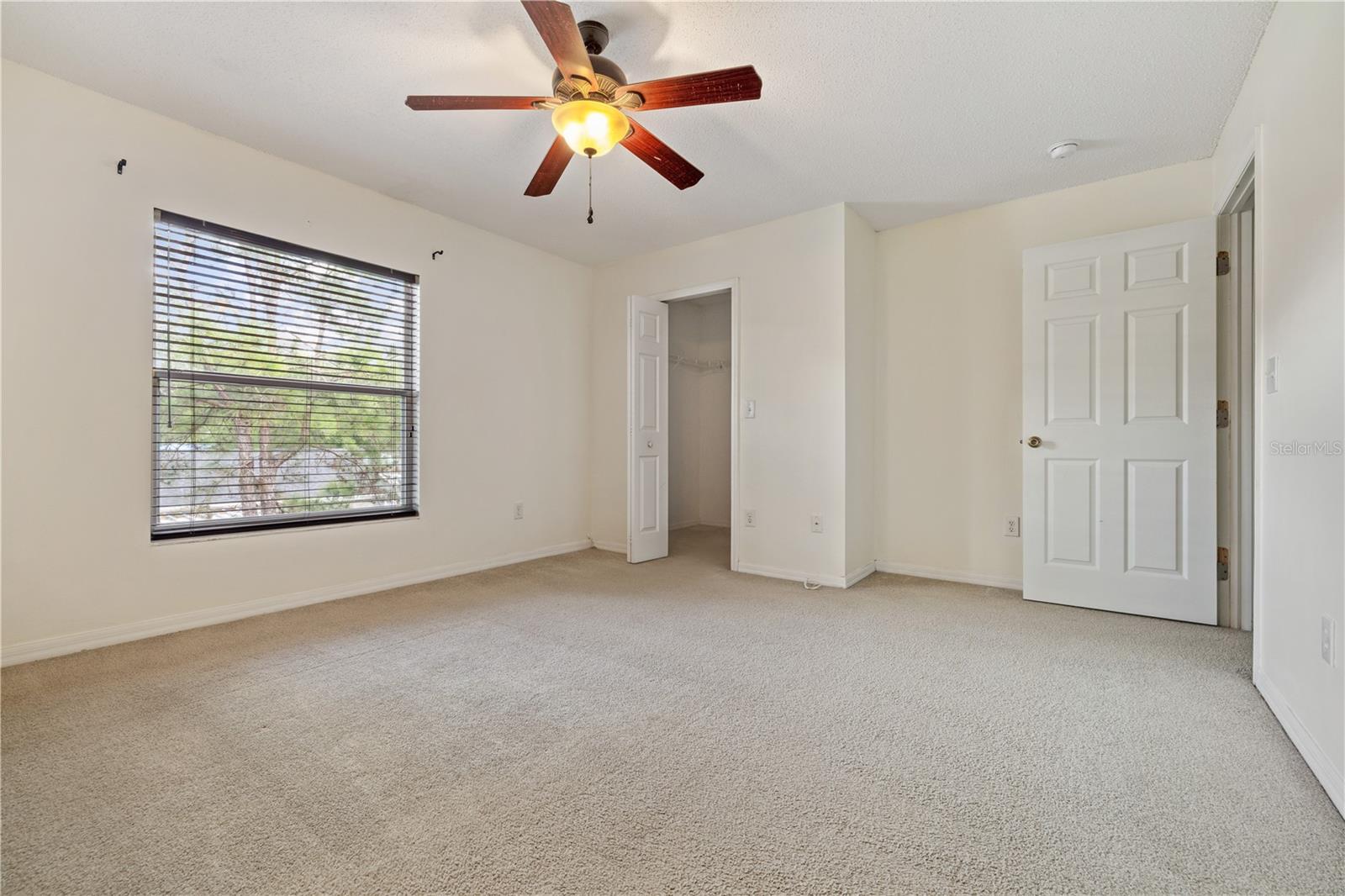 Listing photo id 17 for 8505 Edgewater Place Boulevard