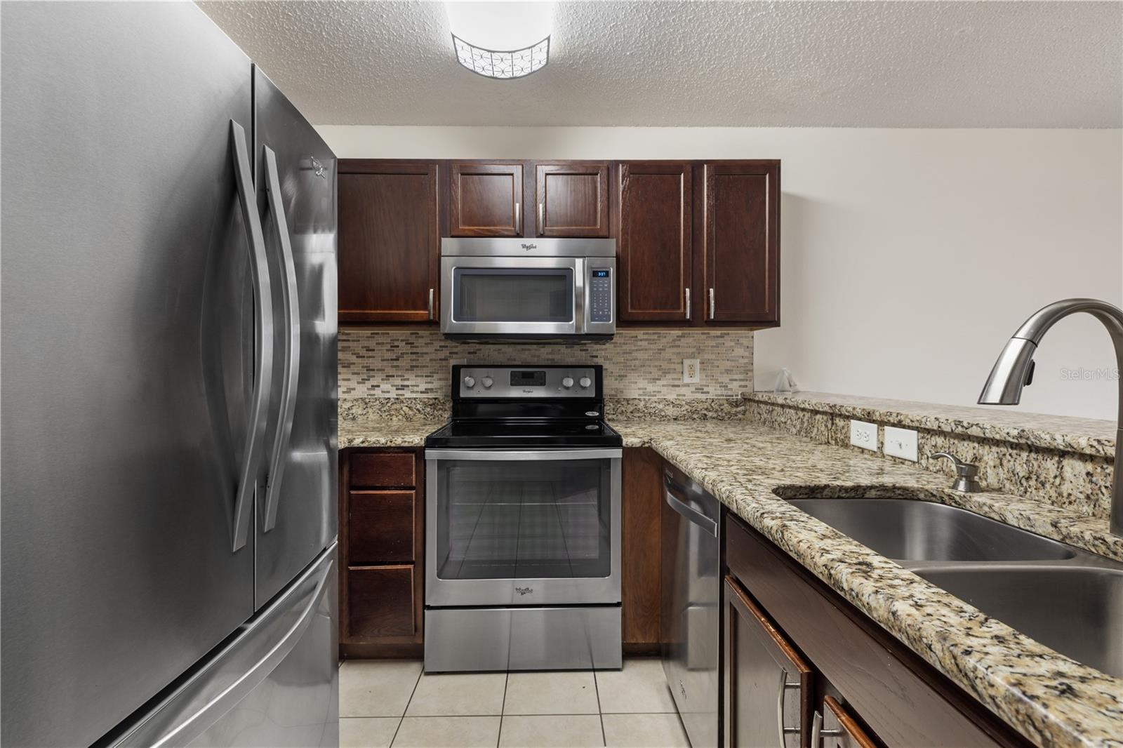 Listing photo id 4 for 8505 Edgewater Place Boulevard