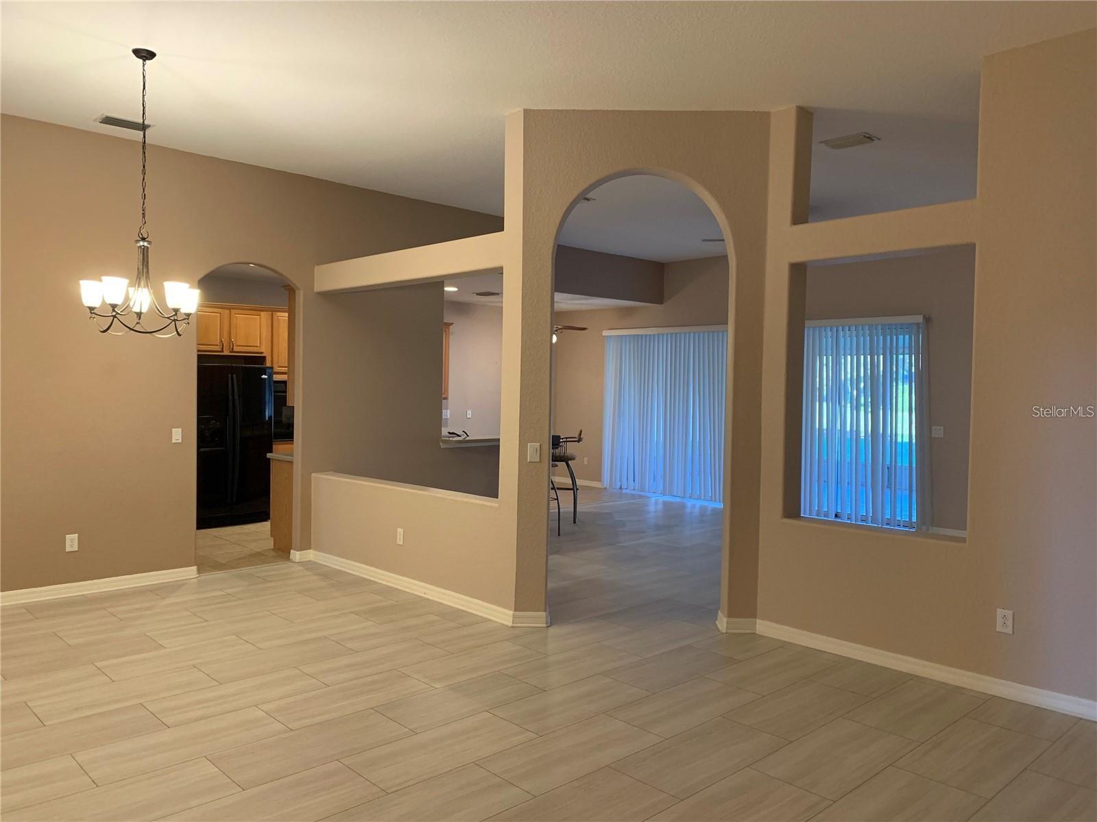 Image 11 of 35 For 10724 Banfield Drive