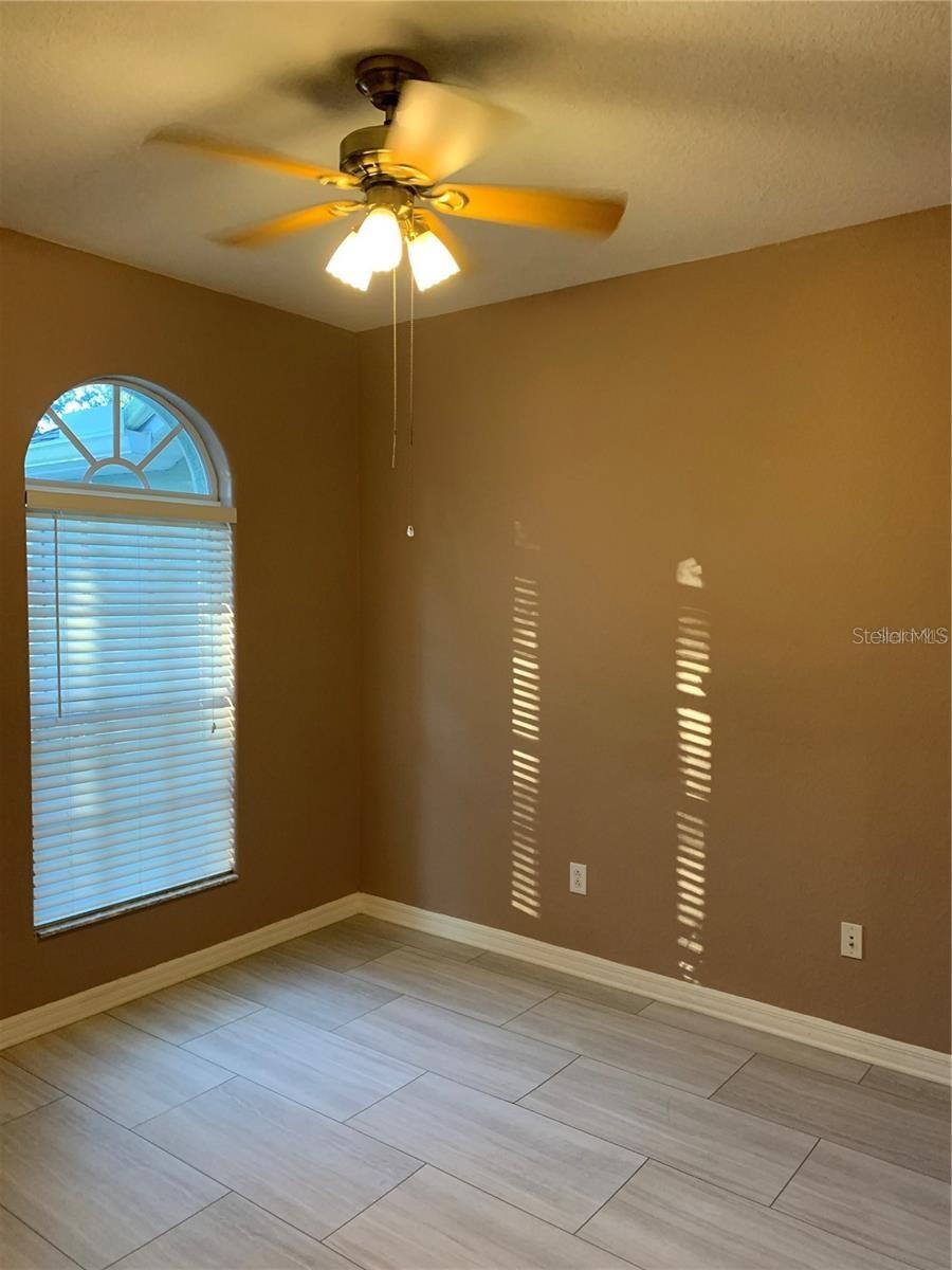 Image 14 of 35 For 10724 Banfield Drive