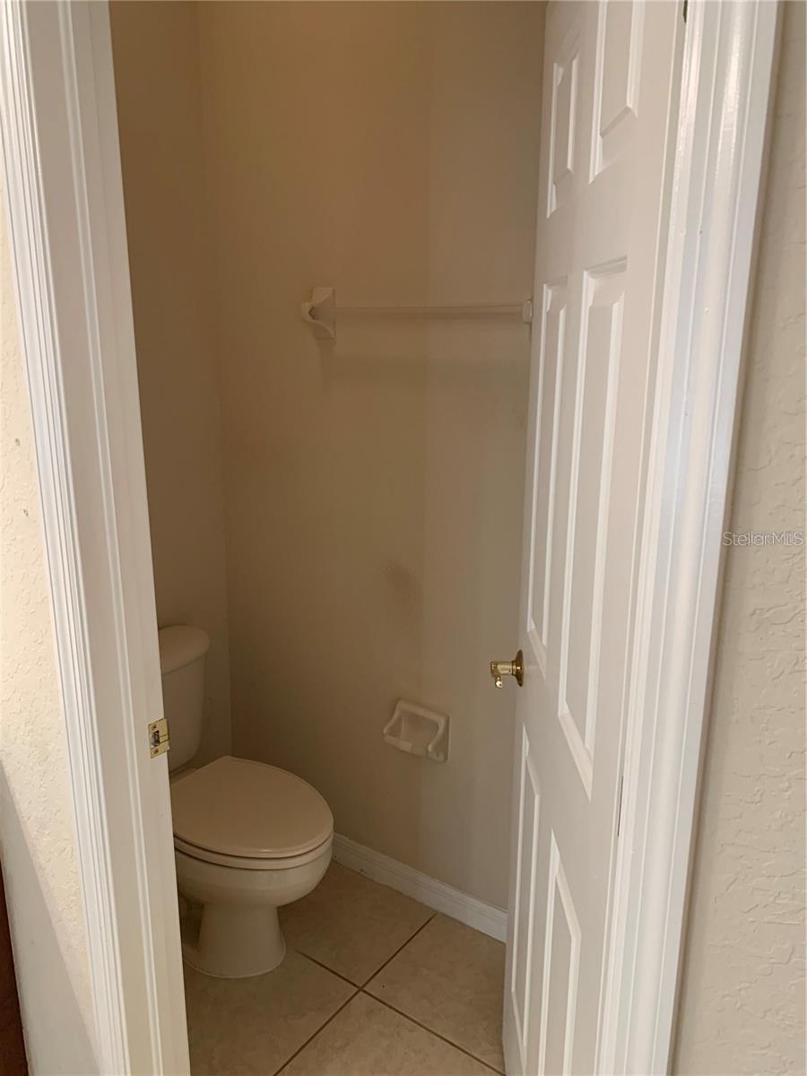 Image 17 of 35 For 10724 Banfield Drive