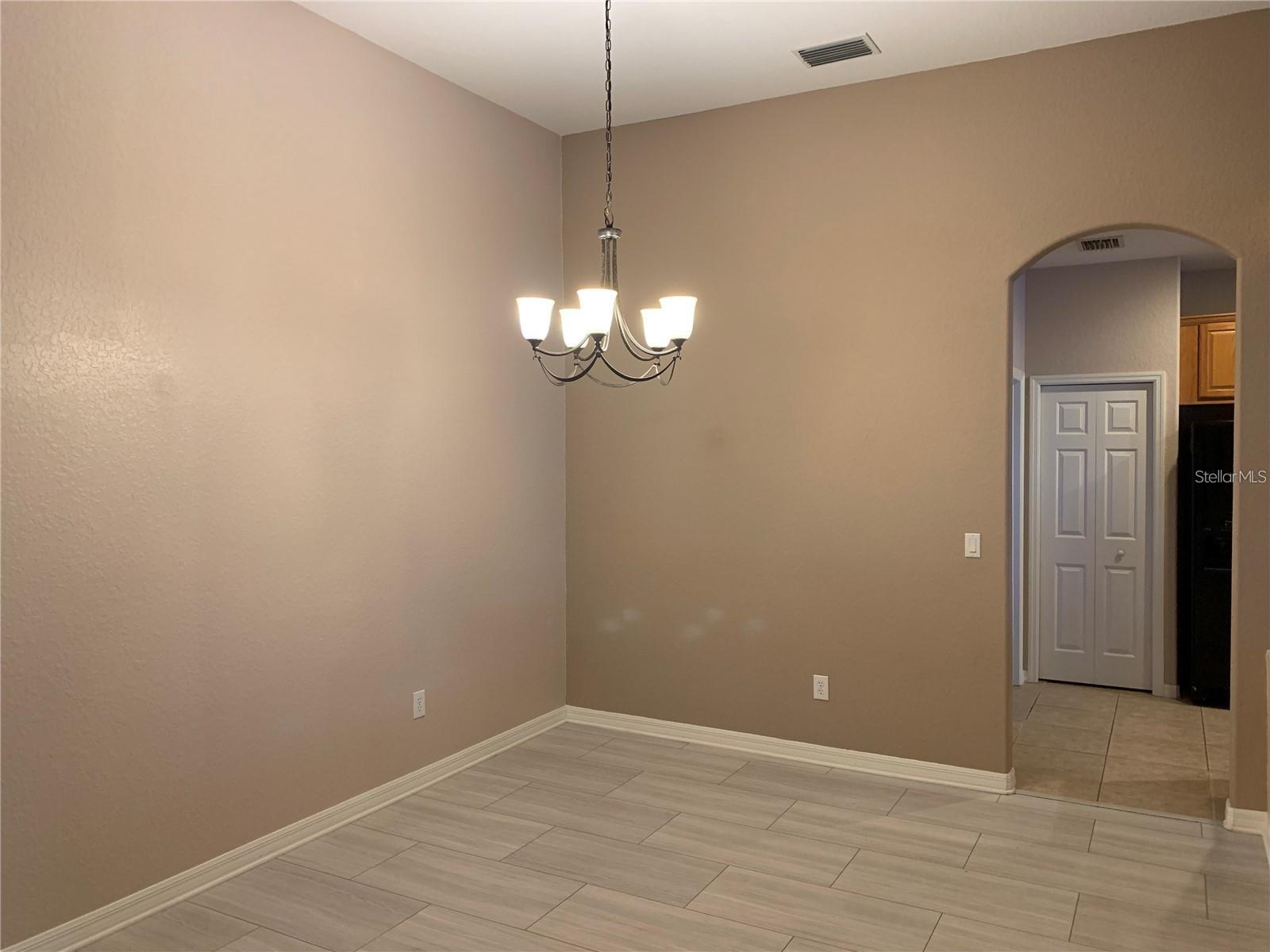 Image 28 of 35 For 10724 Banfield Drive