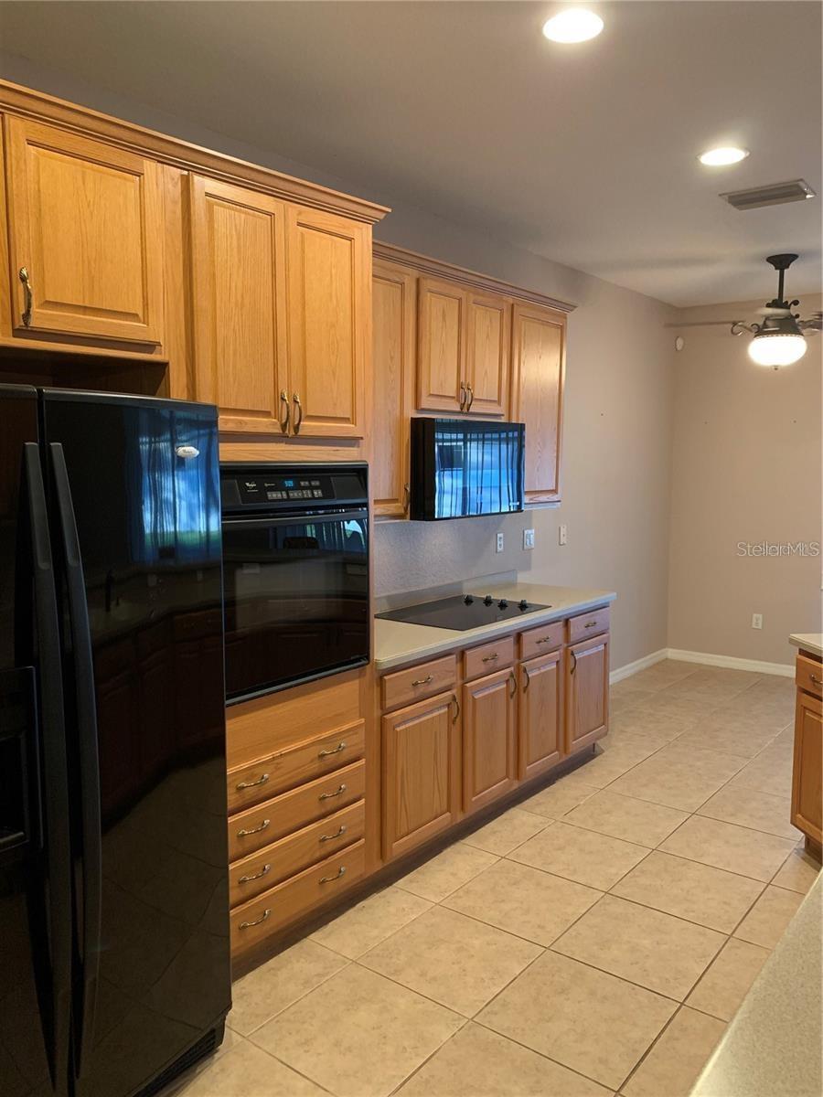 Image 4 of 35 For 10724 Banfield Drive