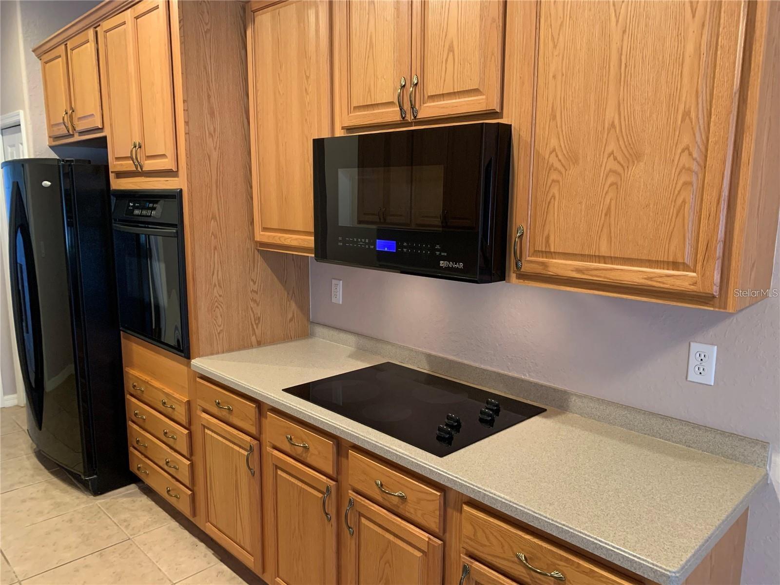 Image 6 of 35 For 10724 Banfield Drive