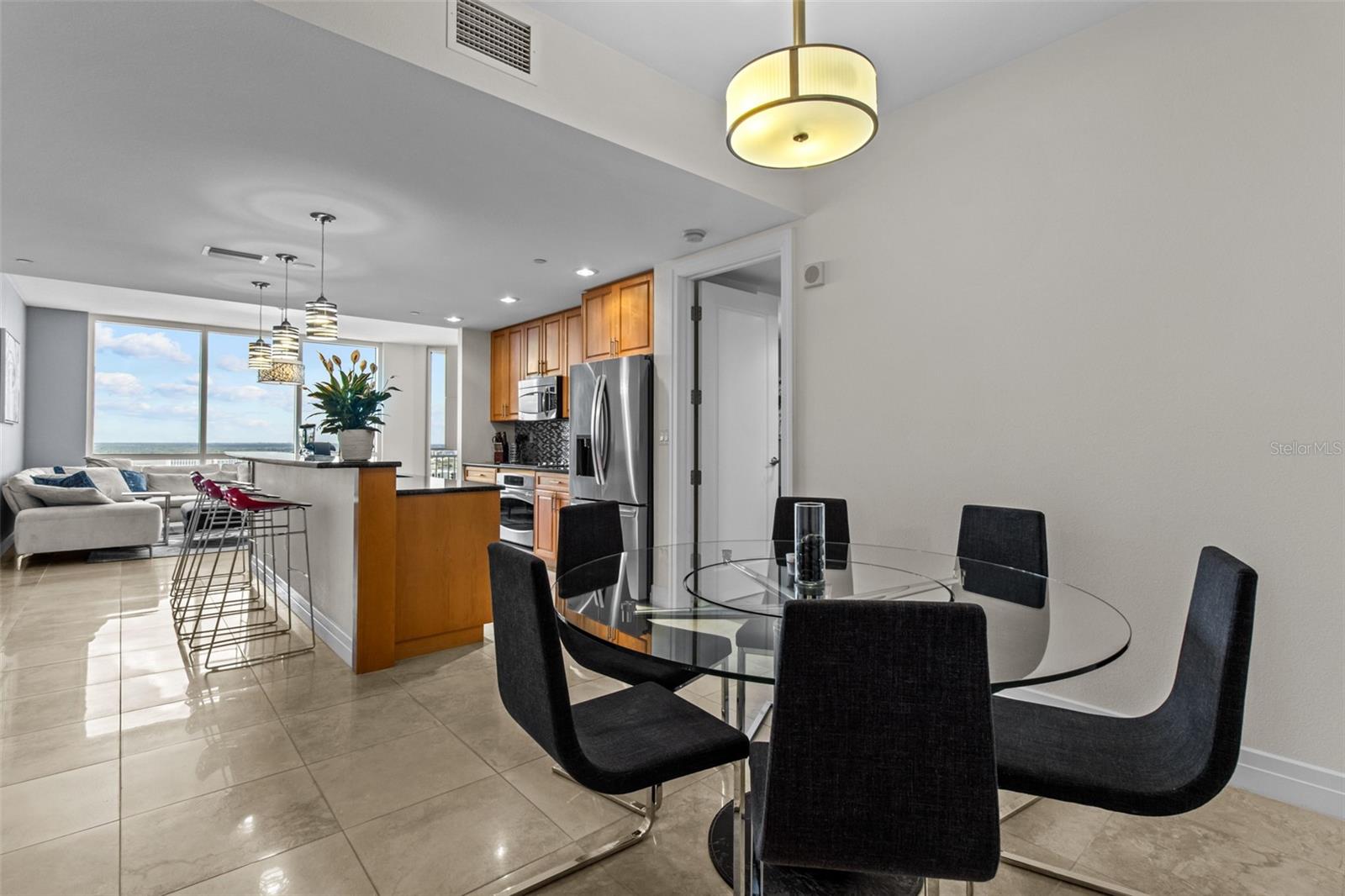 Image 10 of 66 For 331 Cleveland Street 2102