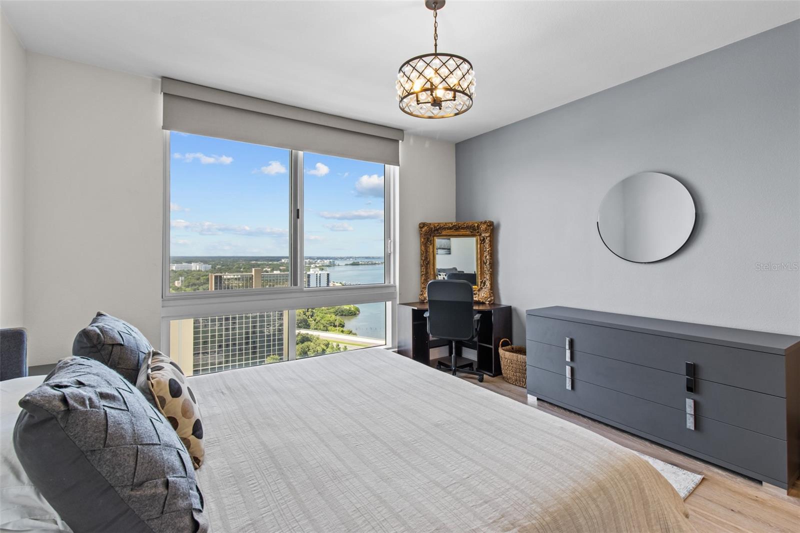 Image 18 of 66 For 331 Cleveland Street 2102