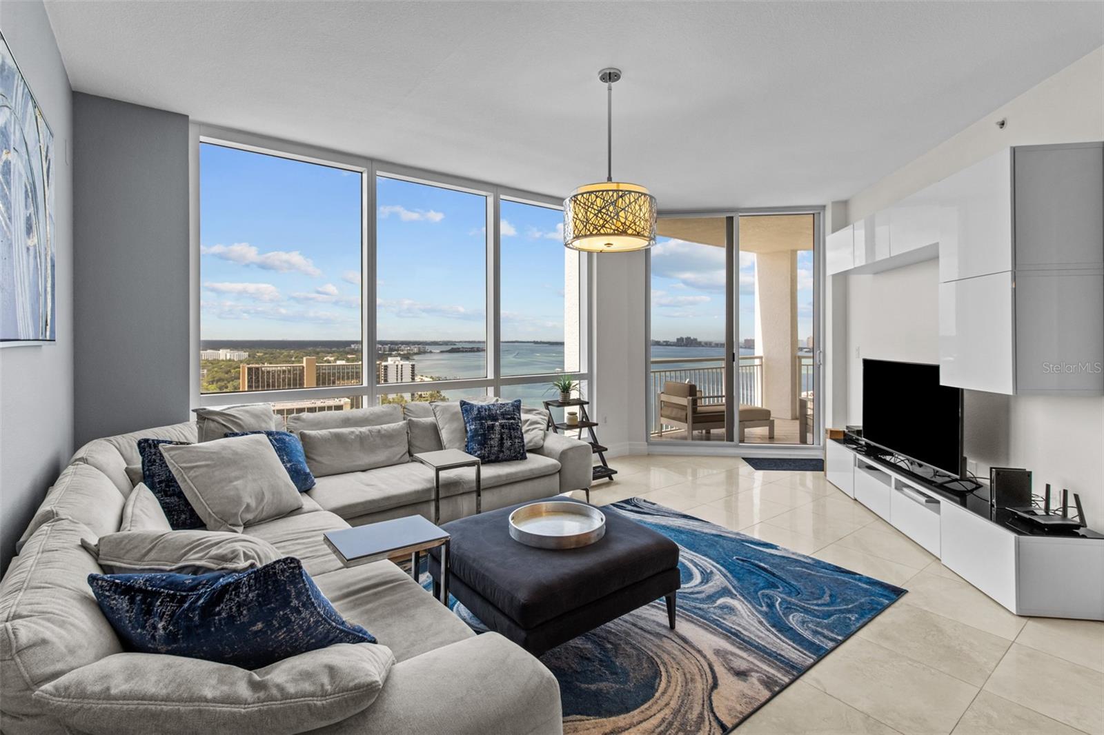 Image 2 of 66 For 331 Cleveland Street 2102