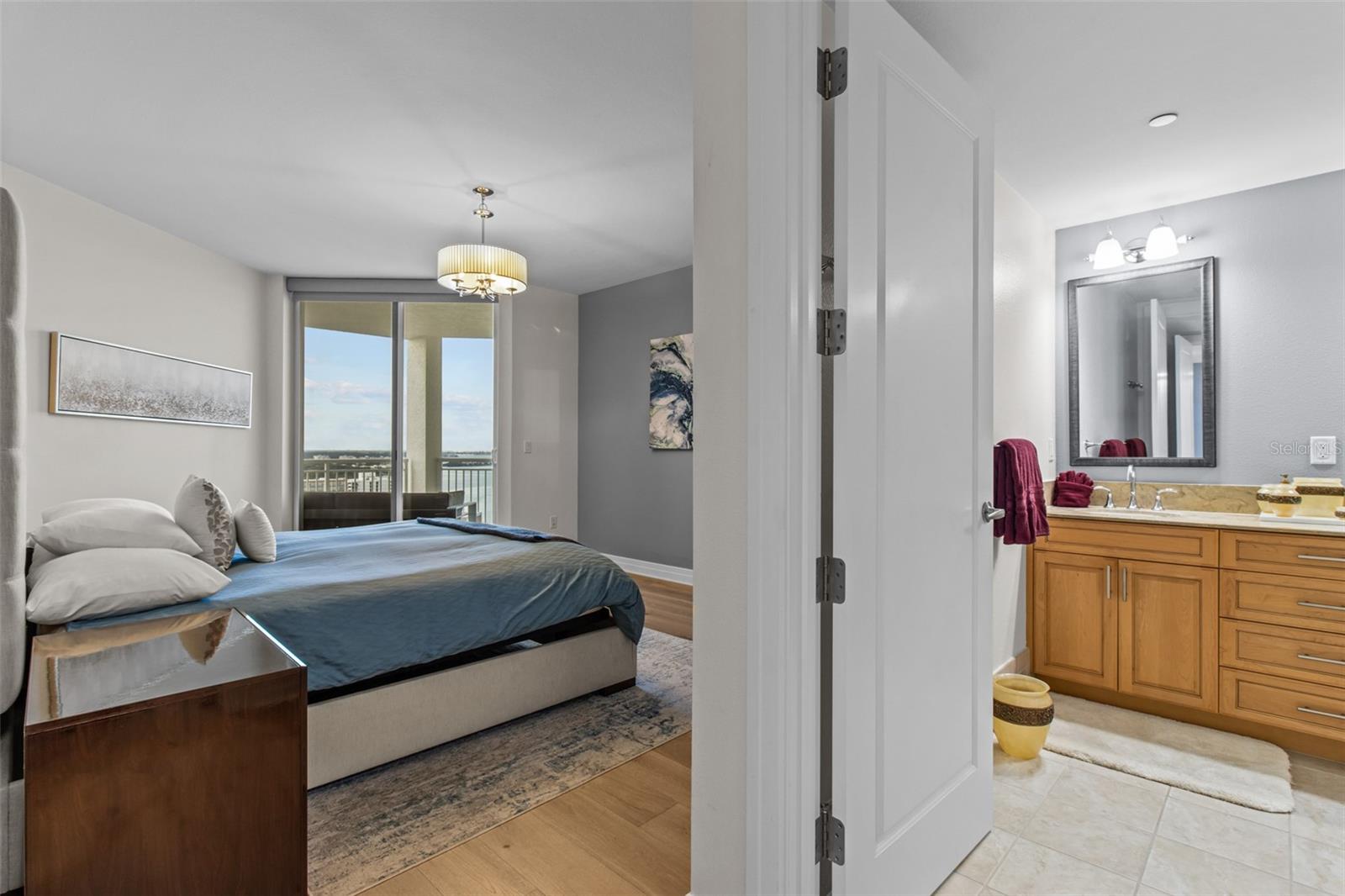 Image 25 of 66 For 331 Cleveland Street 2102