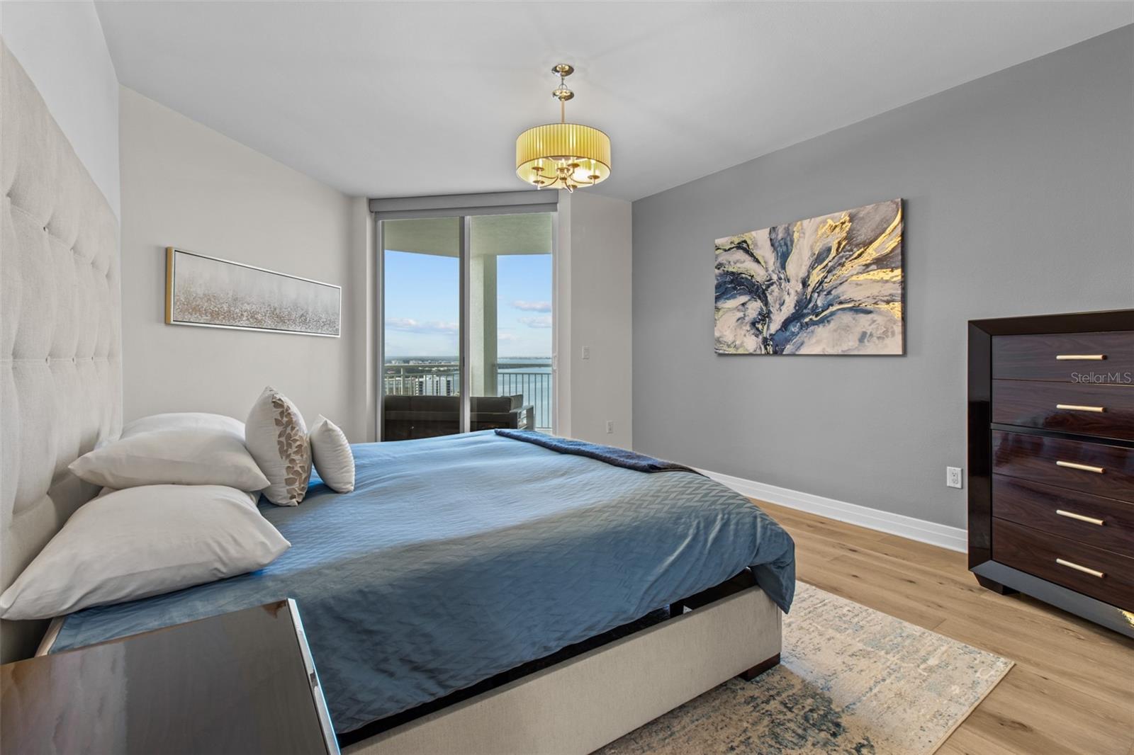 Image 29 of 66 For 331 Cleveland Street 2102