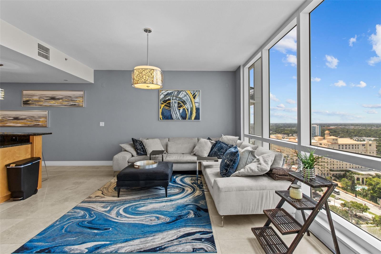 Image 3 of 66 For 331 Cleveland Street 2102