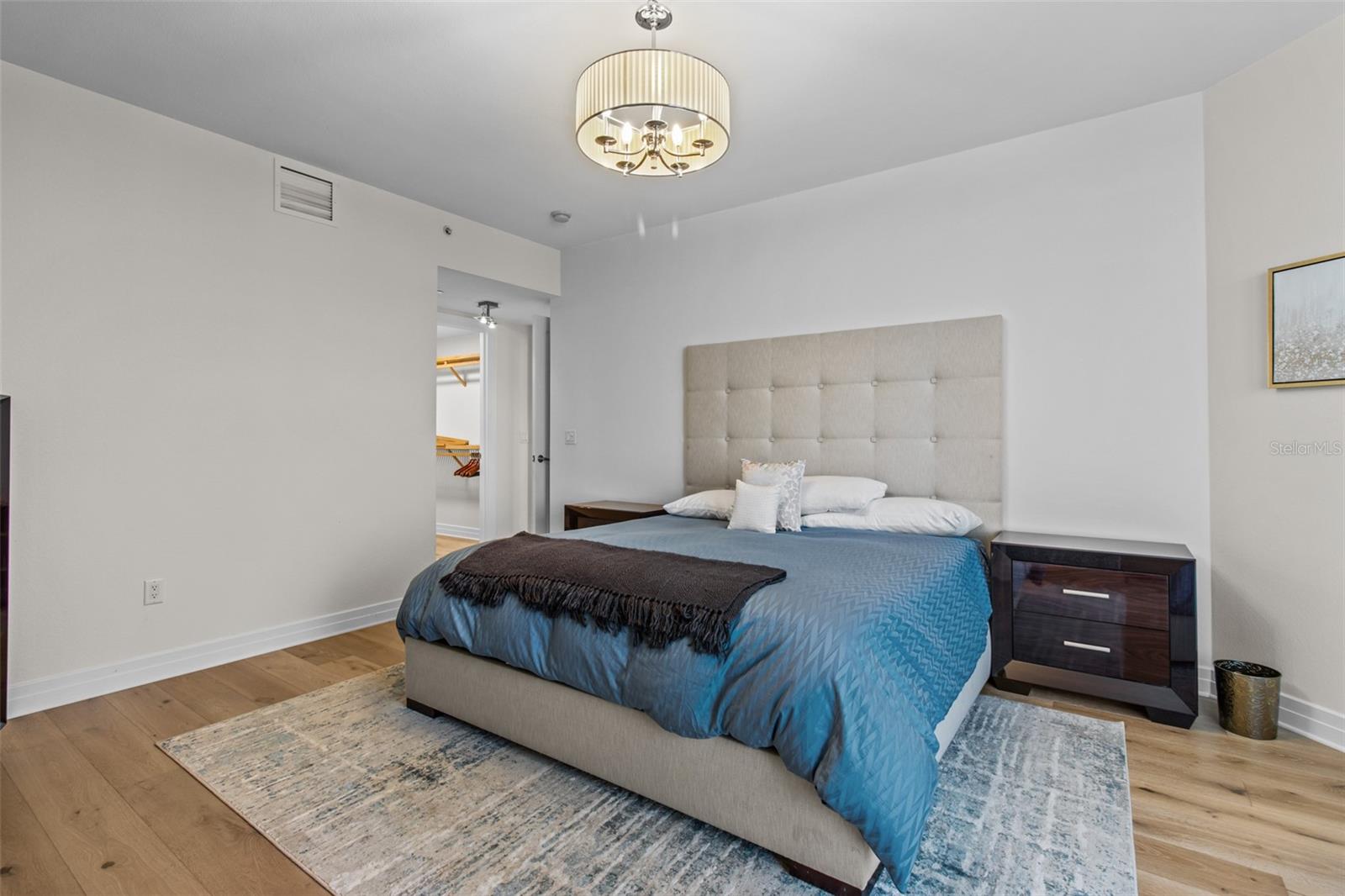 Image 30 of 66 For 331 Cleveland Street 2102