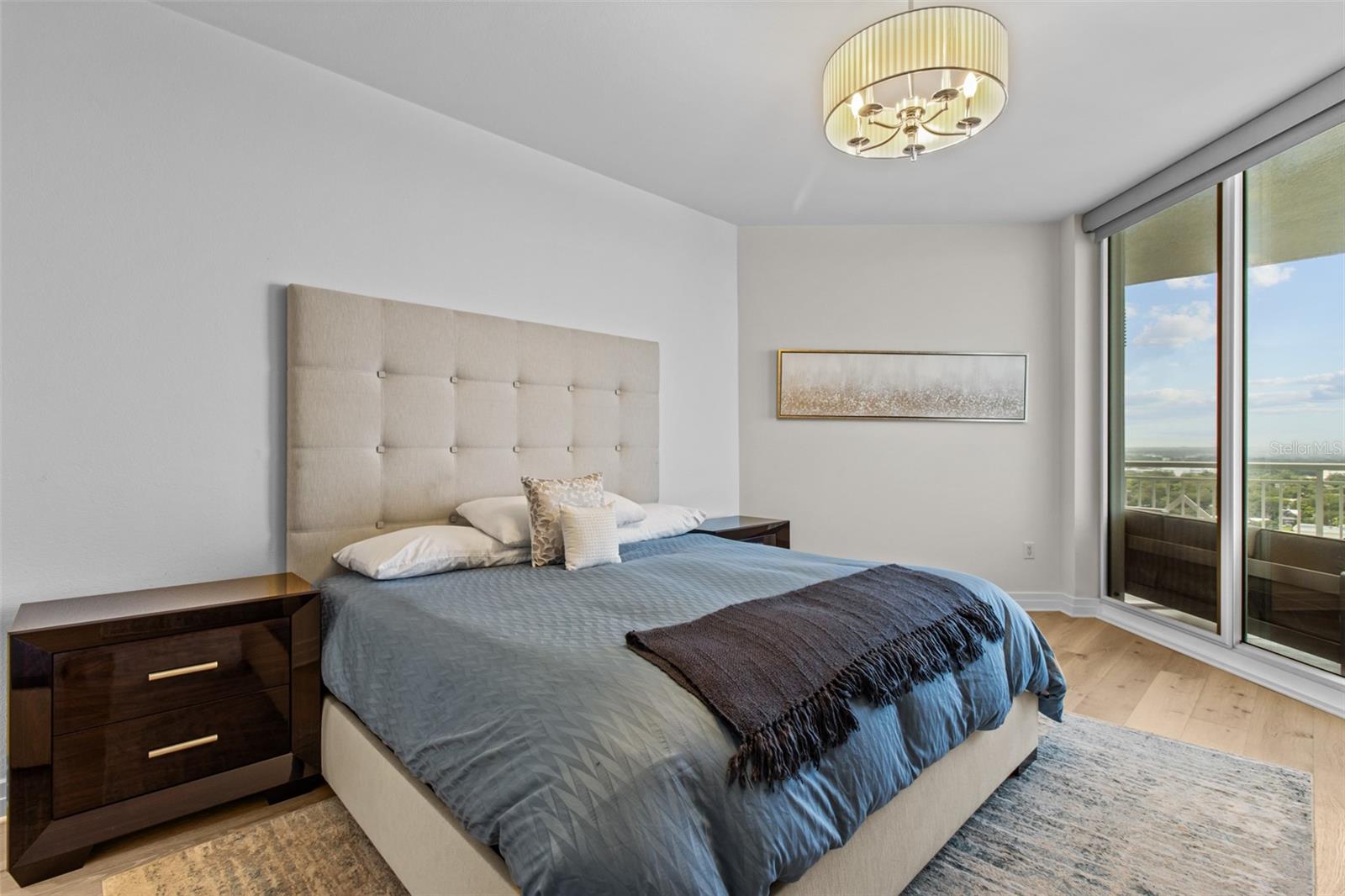 Image 32 of 66 For 331 Cleveland Street 2102