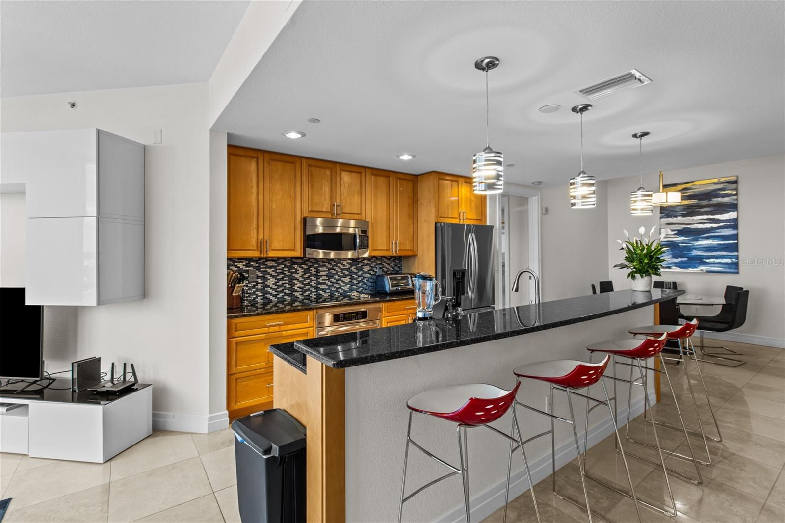 Image 7 of 66 For 331 Cleveland Street 2102