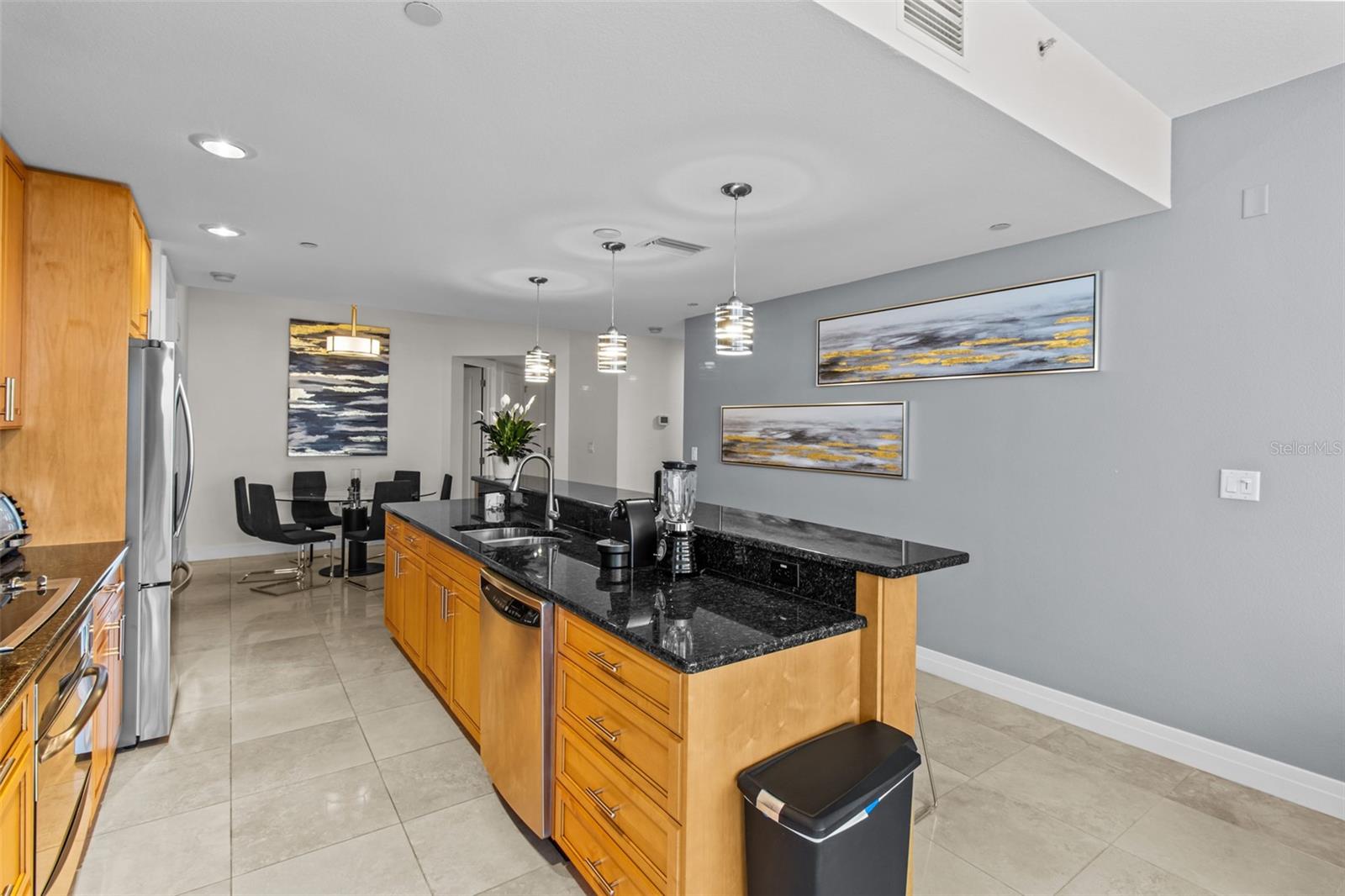 Image 9 of 66 For 331 Cleveland Street 2102